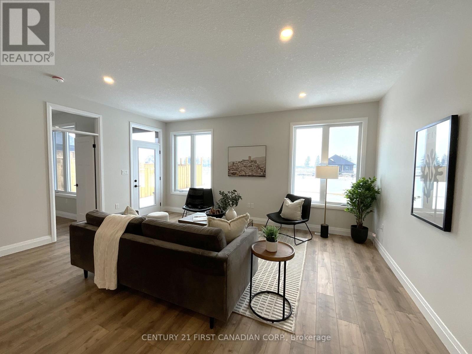 56 Postma Crescent, North Middlesex, Ontario  N0M 1A0 - Photo 17 - X12474821