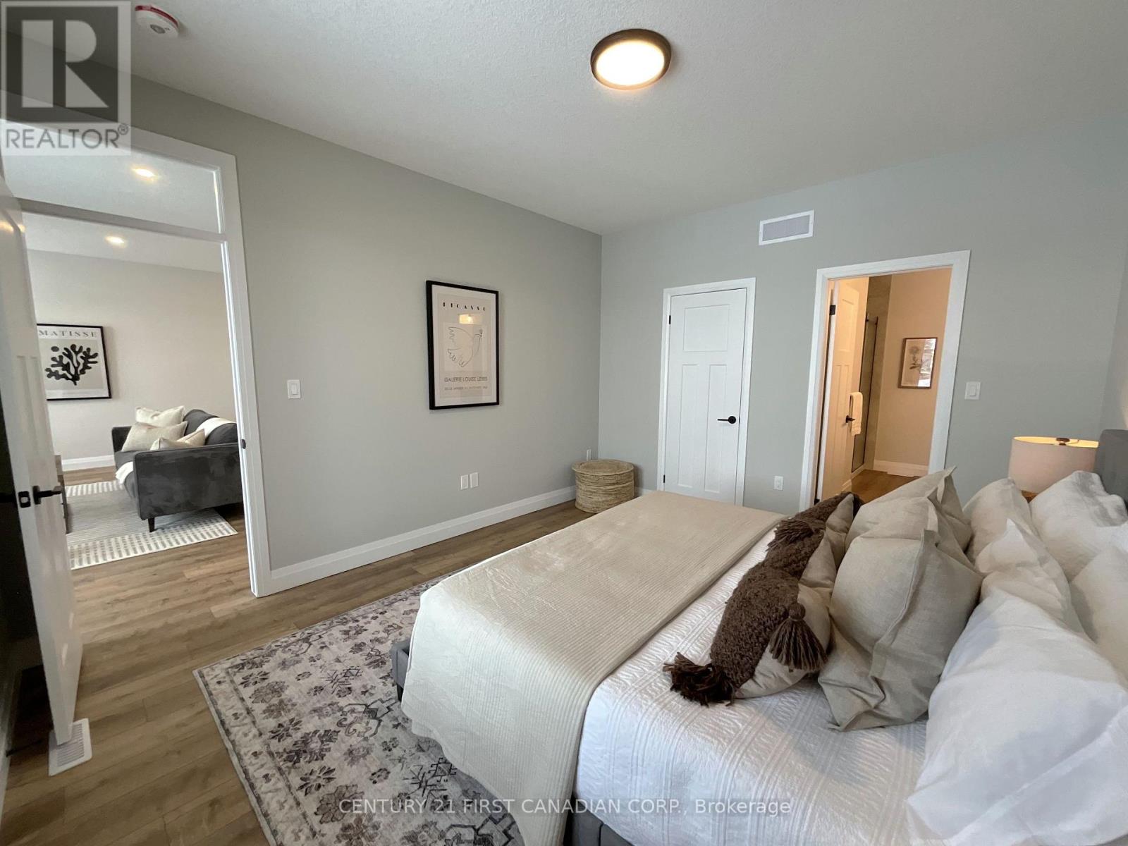 56 Postma Crescent, North Middlesex, Ontario  N0M 1A0 - Photo 22 - X12474821