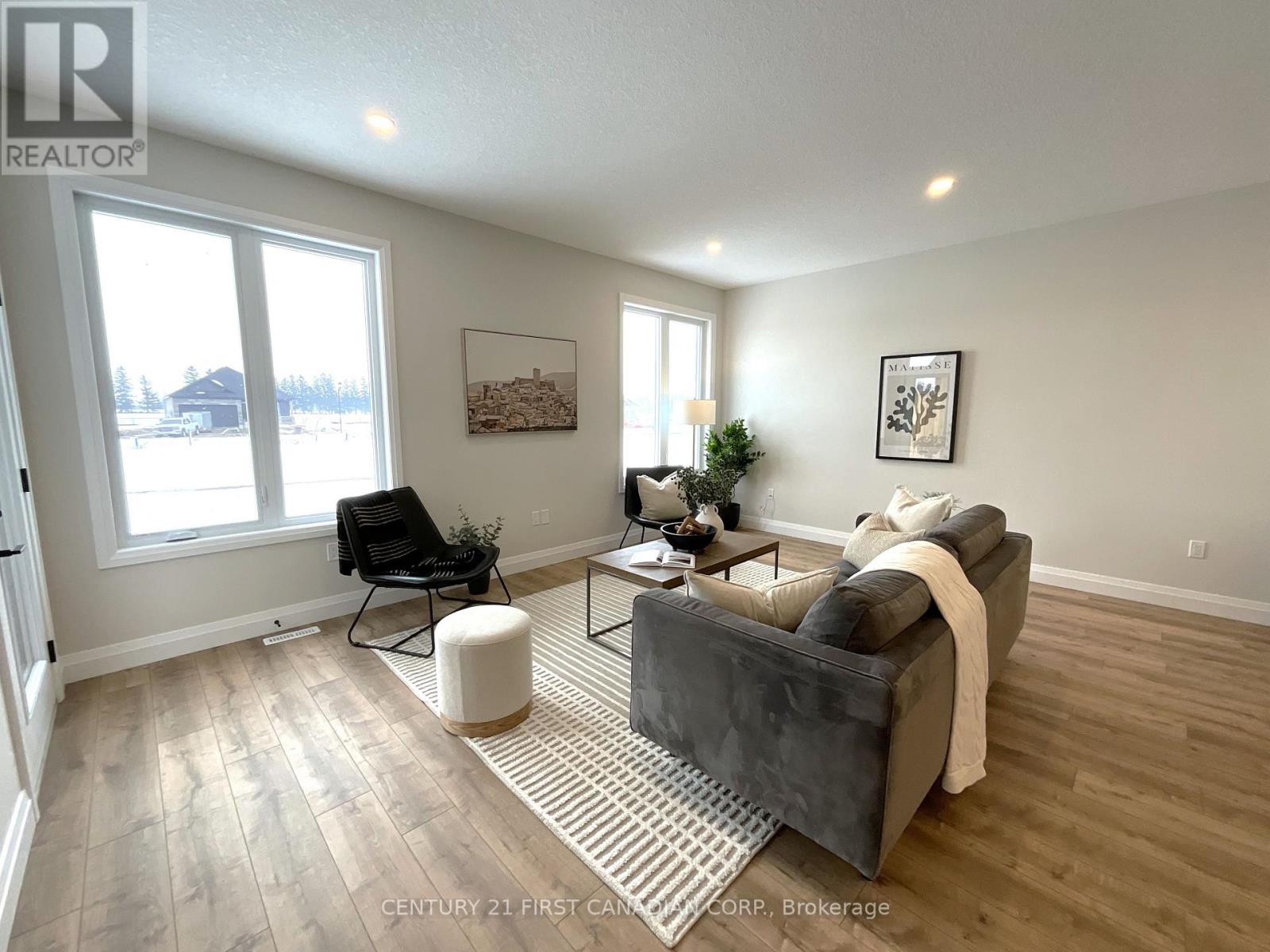 56 Postma Crescent, North Middlesex, Ontario  N0M 1A0 - Photo 18 - X12474821