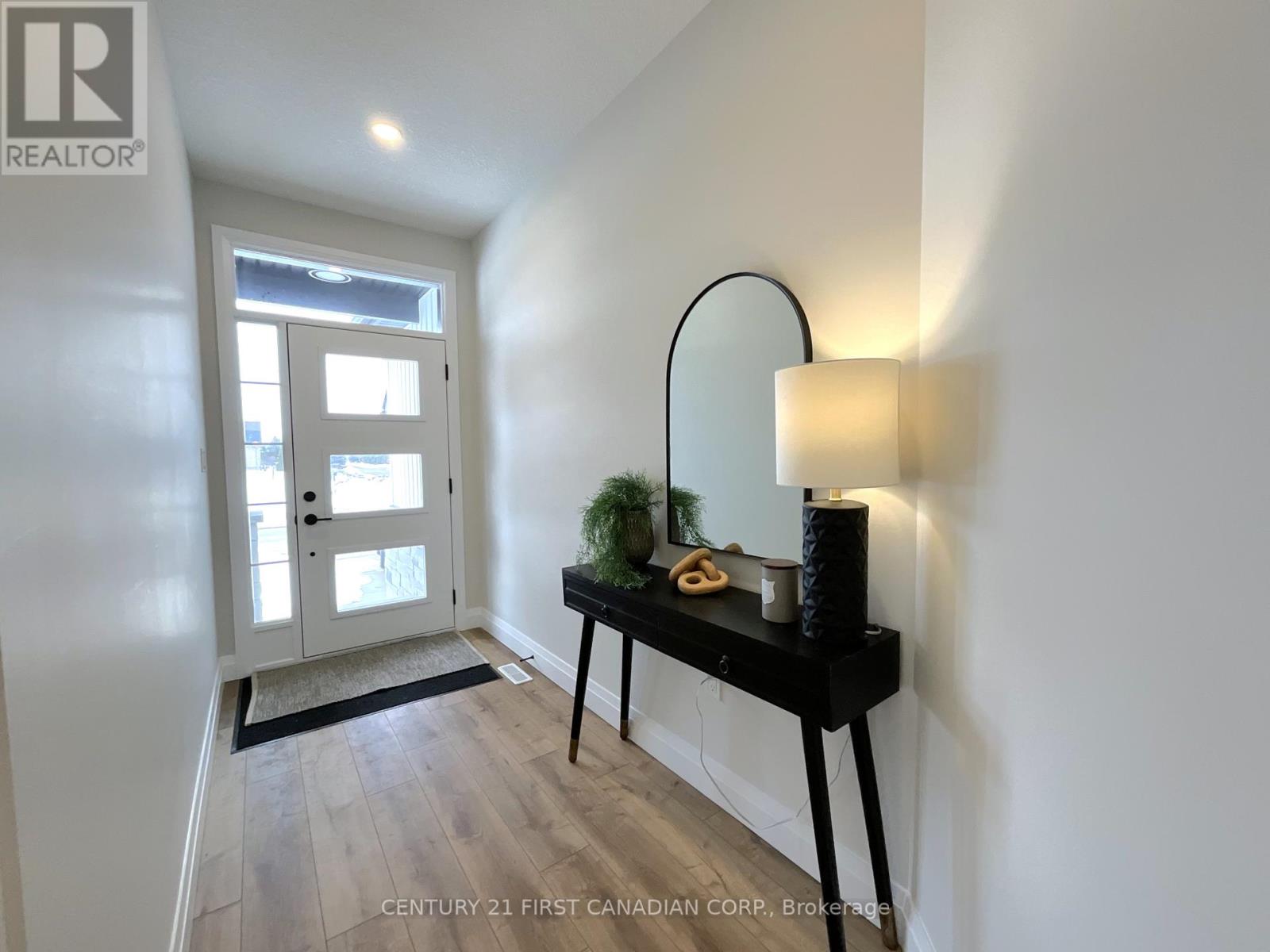 56 Postma Crescent, North Middlesex, Ontario  N0M 1A0 - Photo 4 - X12474821