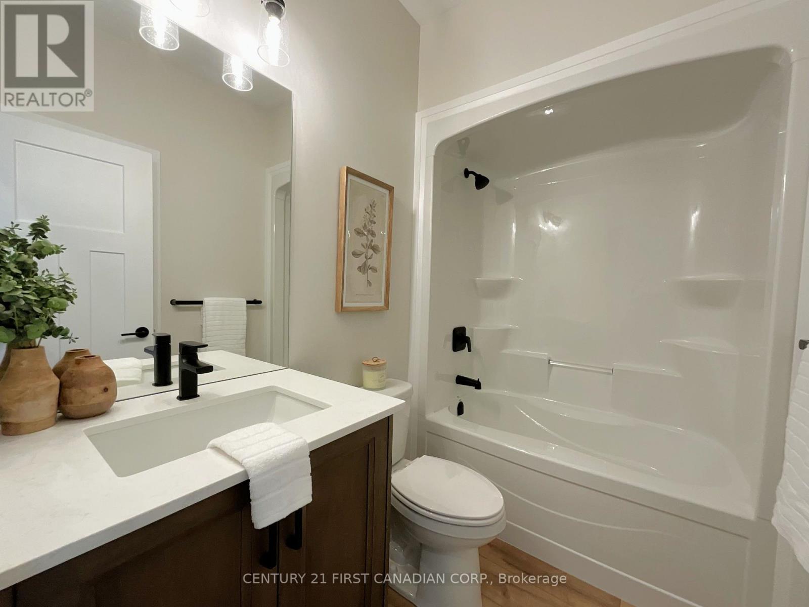 56 Postma Crescent, North Middlesex, Ontario  N0M 1A0 - Photo 9 - X12474821