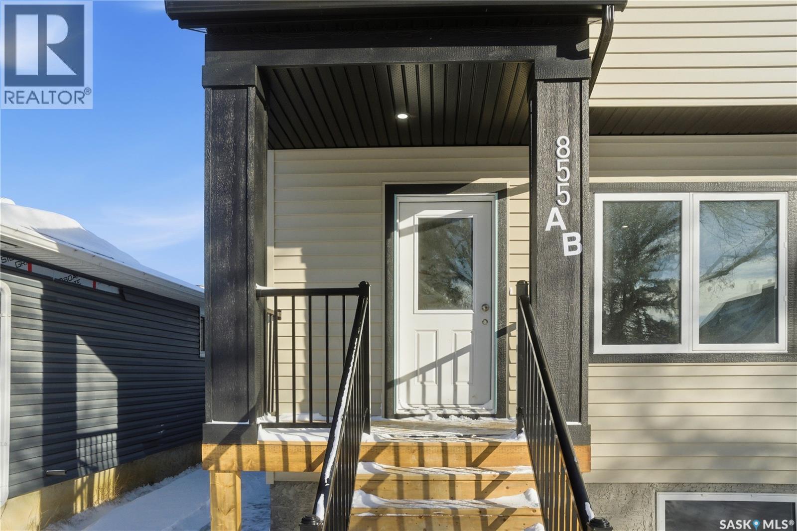 855 Elliott Street, Regina, Saskatchewan  S4N 3E3 - Photo 3 - SK028876