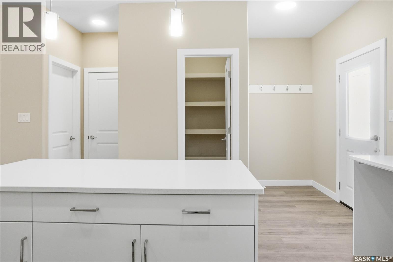 855 Elliott Street, Regina, Saskatchewan  S4N 3E3 - Photo 10 - SK028876