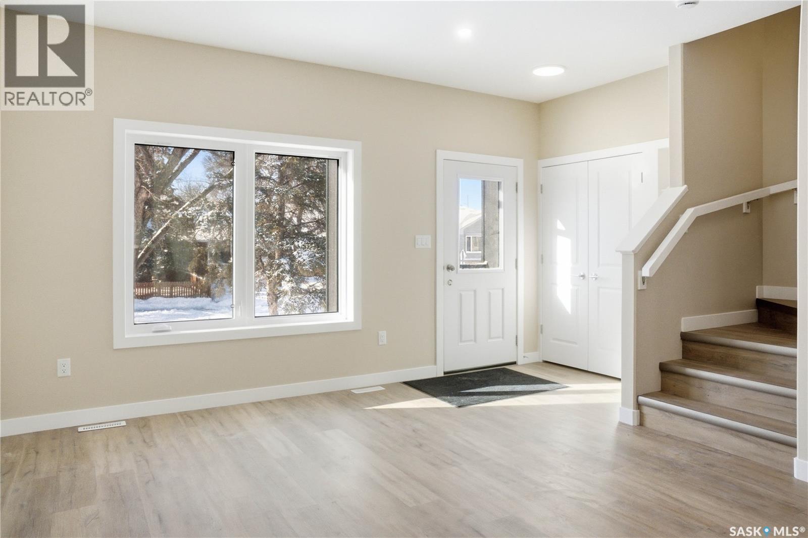 855 Elliott Street, Regina, Saskatchewan  S4N 3E3 - Photo 4 - SK028876