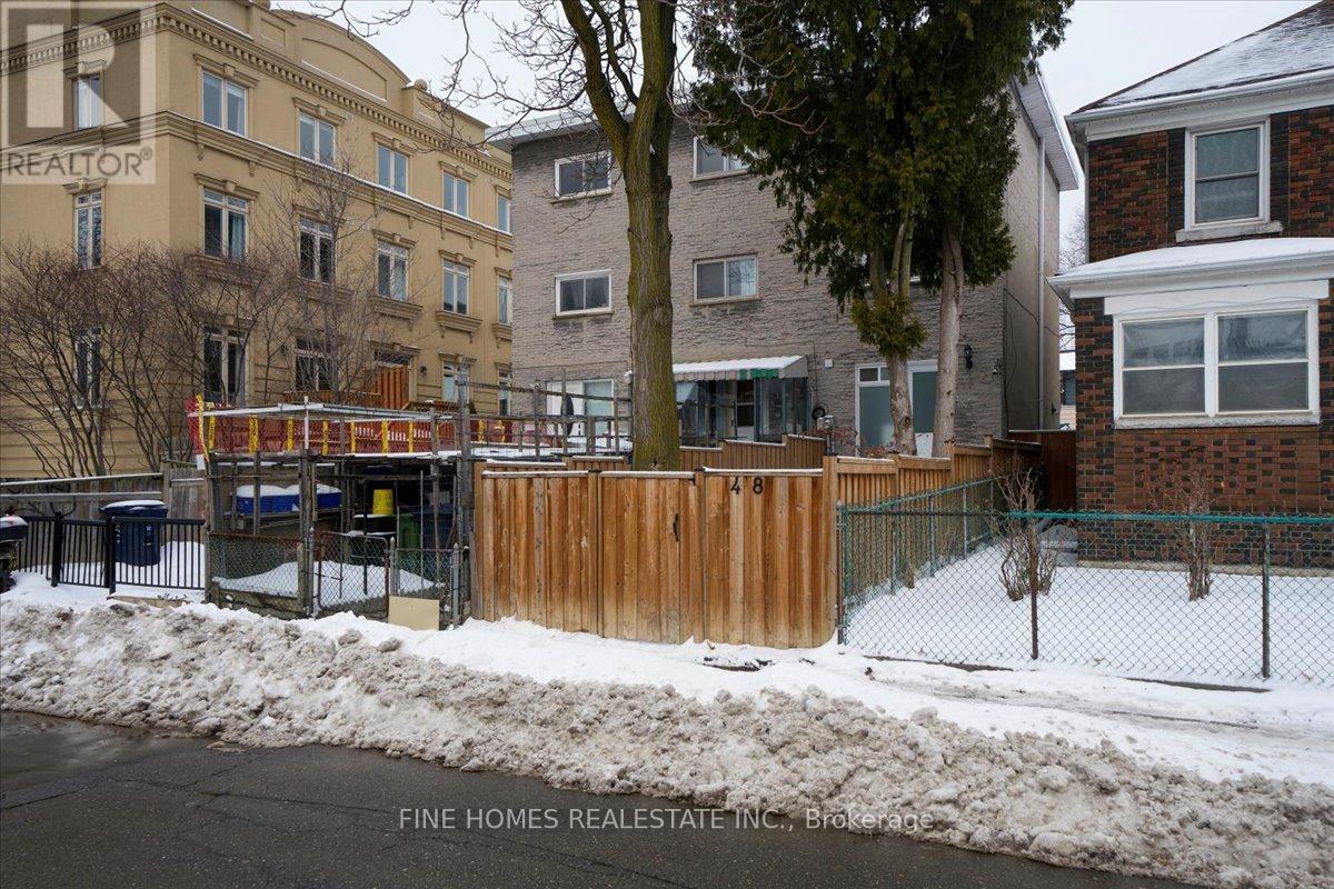 48 Carr Street, Toronto, Ontario  M5T 1B7 - Photo 4 - C12805982