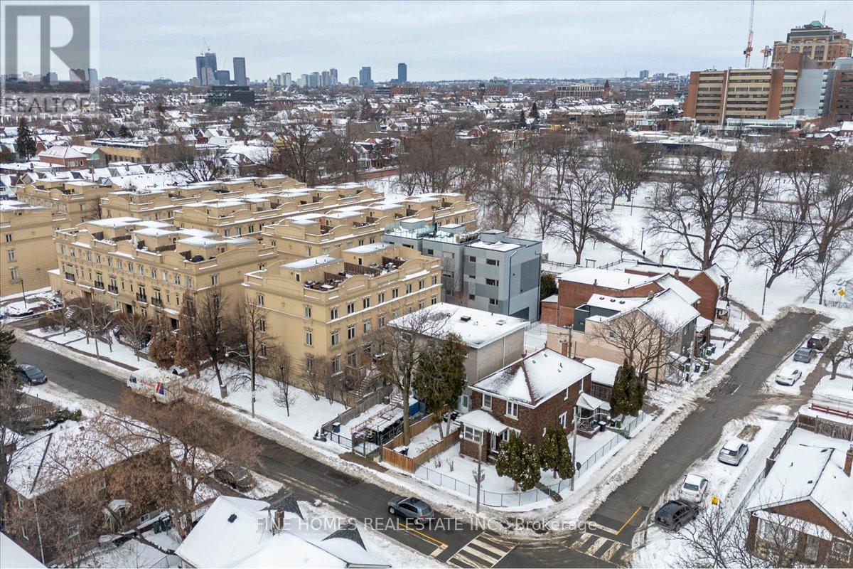 48 Carr Street, Toronto, Ontario  M5T 1B7 - Photo 9 - C12805982