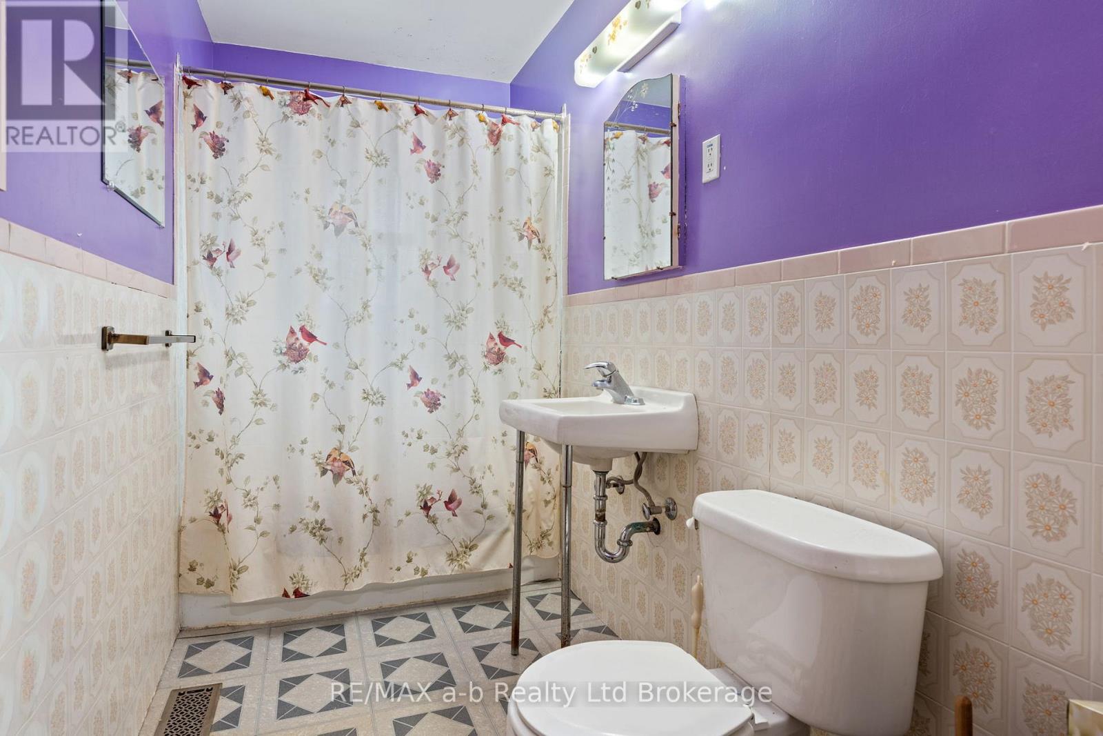 537 Fair Street, Woodstock (Woodstock - North), Ontario  N4S 5V1 - Photo 12 - X12806026