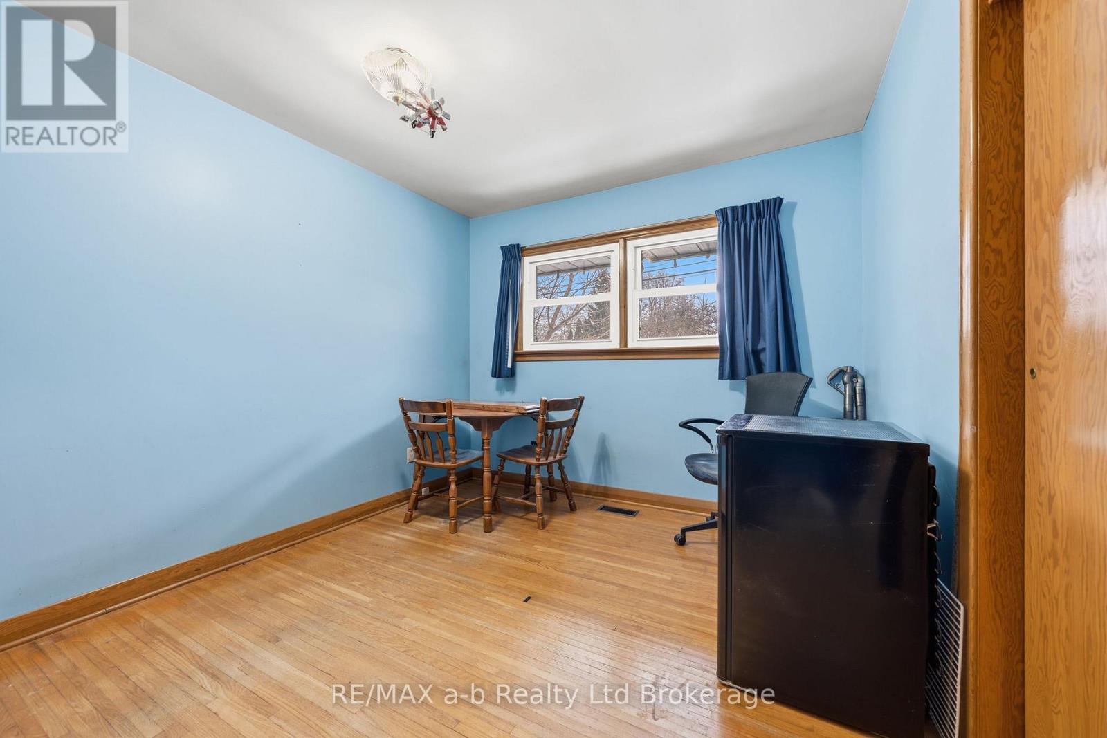 537 Fair Street, Woodstock (Woodstock - North), Ontario  N4S 5V1 - Photo 10 - X12806026