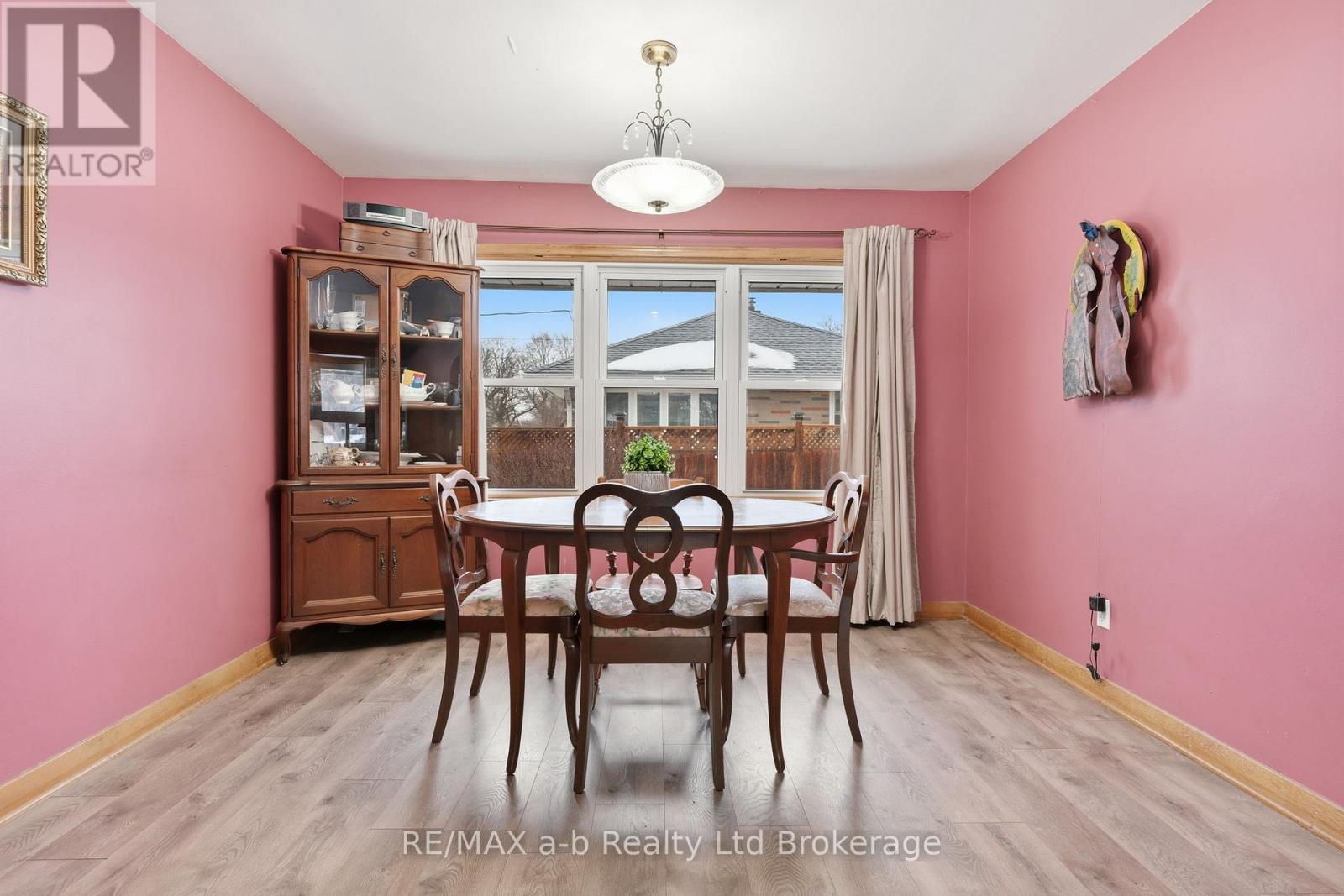 537 Fair Street, Woodstock (Woodstock - North), Ontario  N4S 5V1 - Photo 6 - X12806026