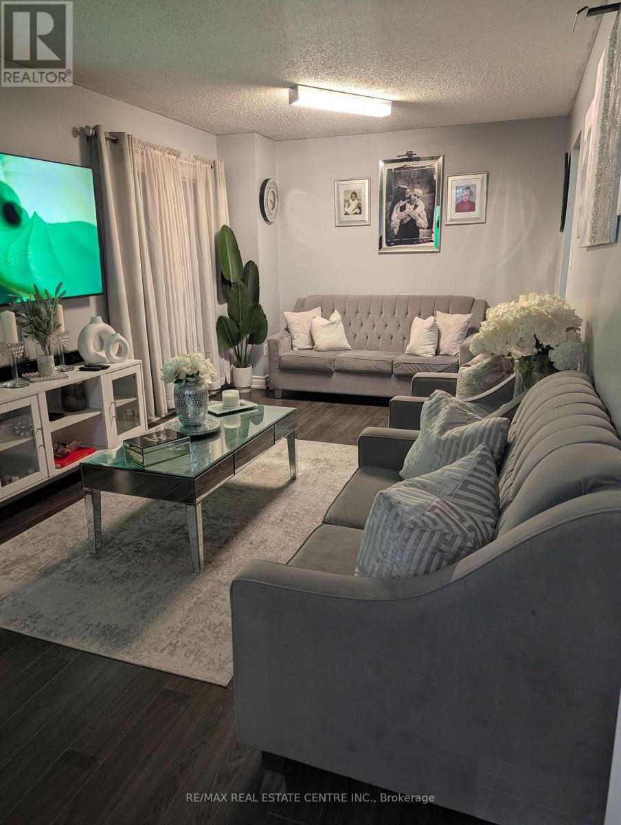 130 Wright Crescent, Ajax (Central), Ontario  L1S 6X7 - Photo 7 - E12805892