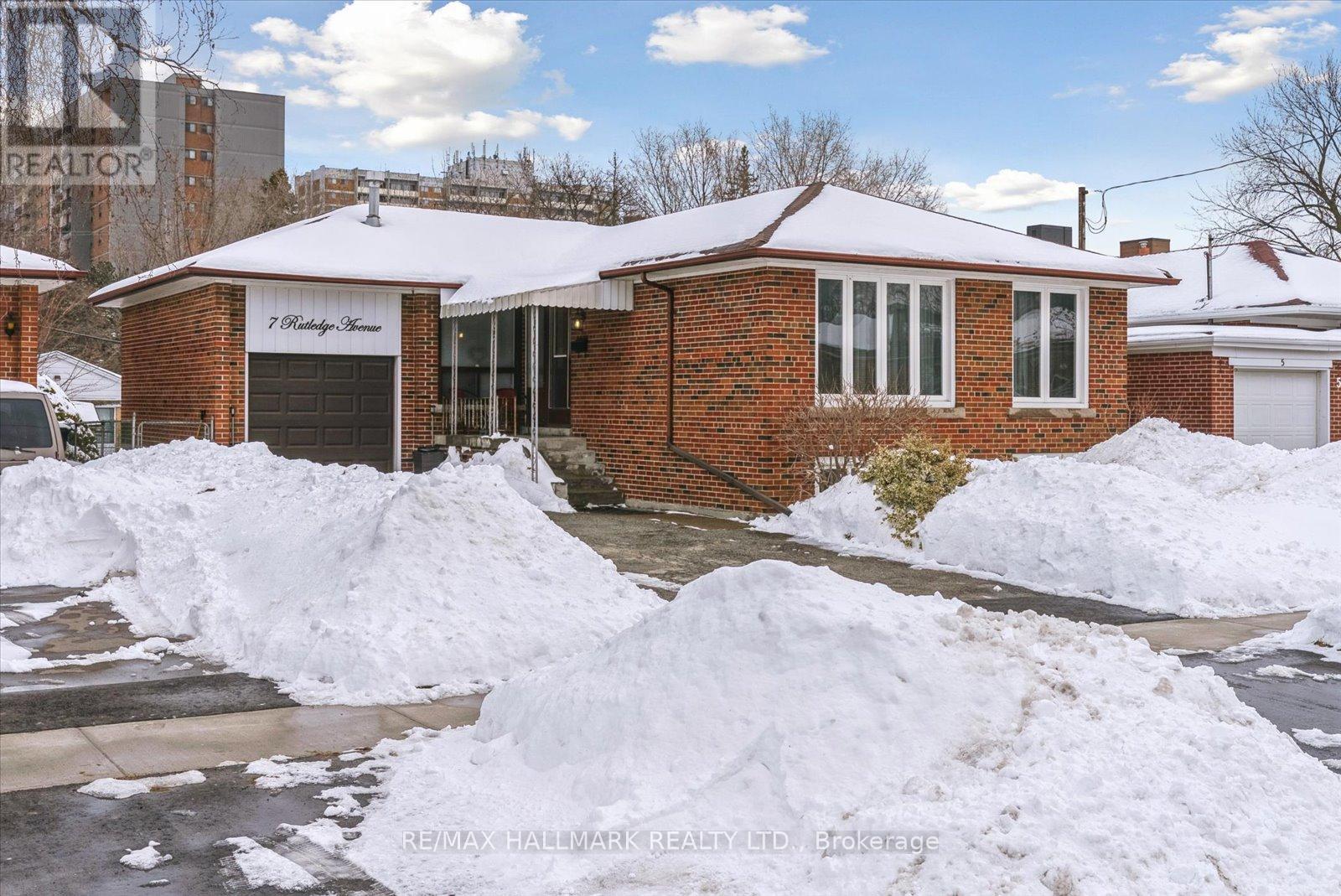 7 RUTLEDGE AVENUE, toronto (eglinton east), Ontario
