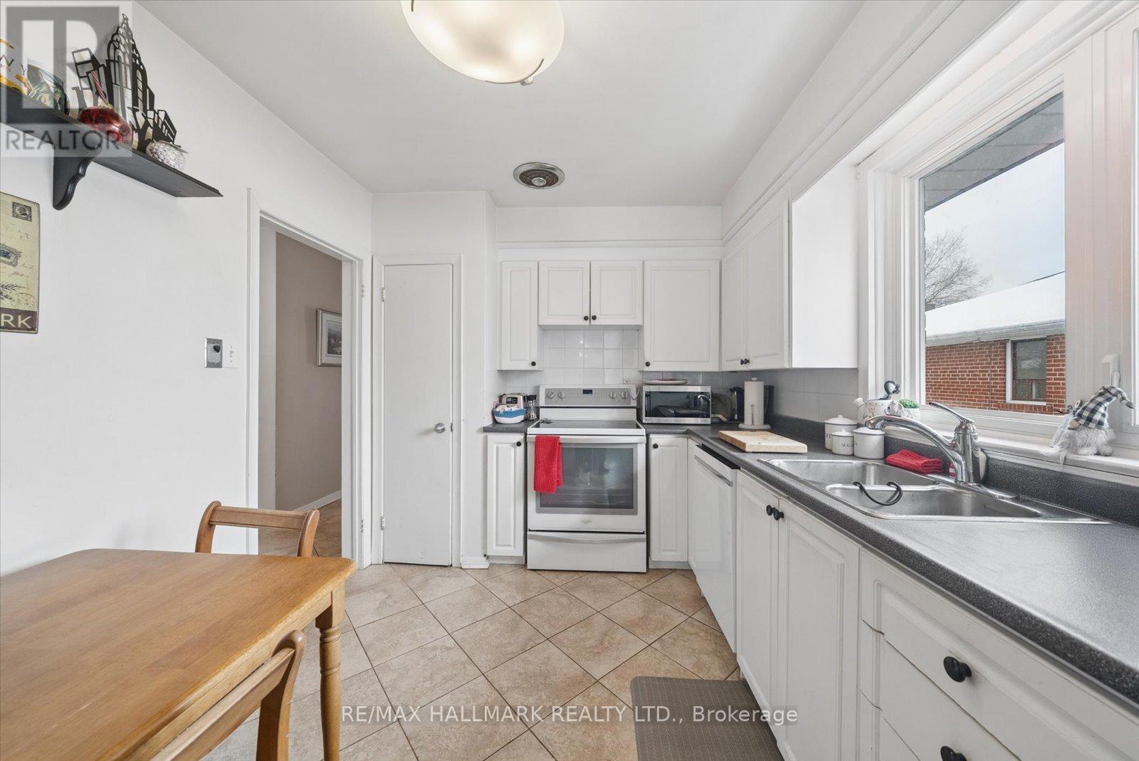 7 Rutledge Avenue, Toronto (Eglinton East), Ontario  M1K 3X5 - Photo 10 - E12805910