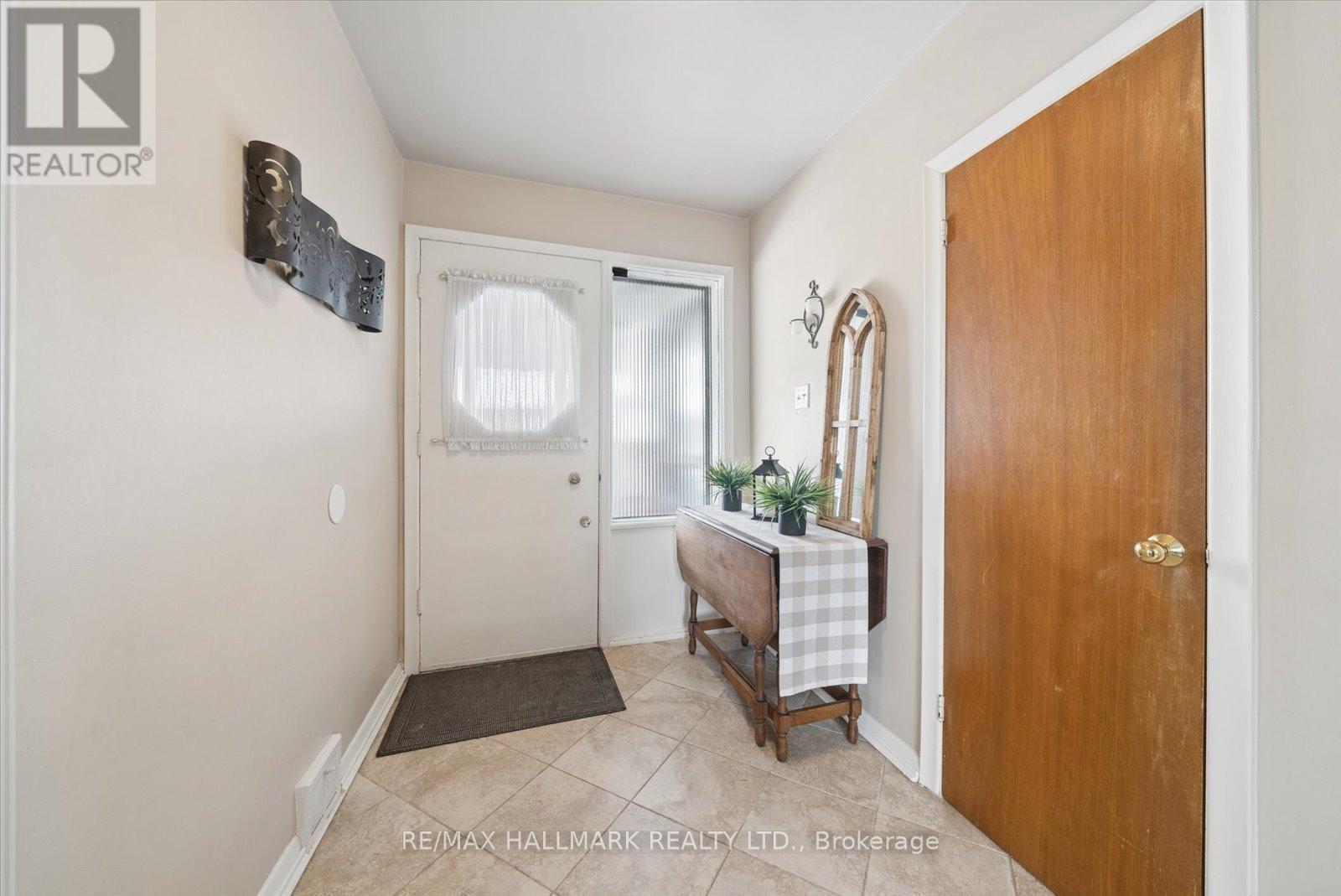 7 Rutledge Avenue, Toronto (Eglinton East), Ontario  M1K 3X5 - Photo 3 - E12805910