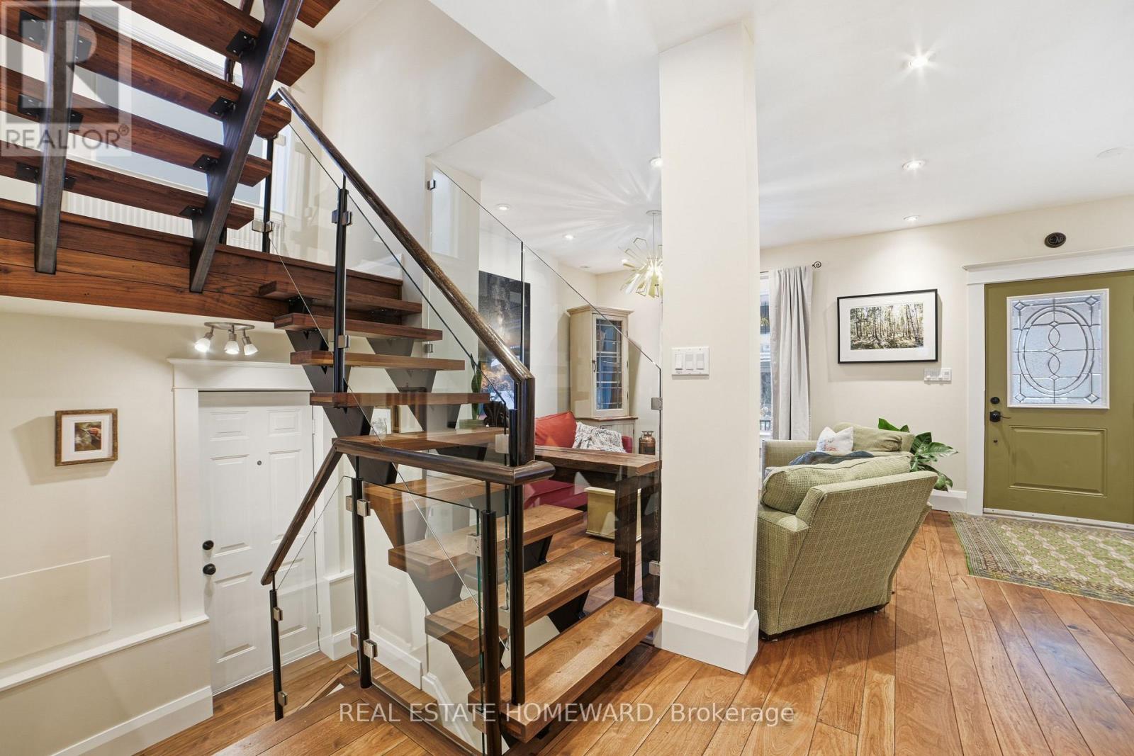 101 Bertmount Avenue, Toronto, Ontario  M4M 2X8 - Photo 10 - E12805942