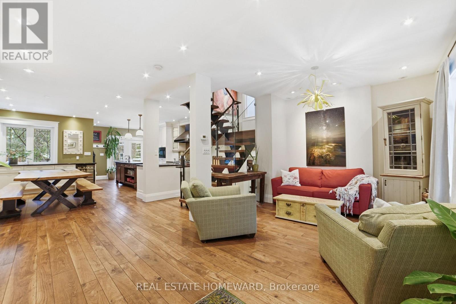 101 Bertmount Avenue, Toronto, Ontario  M4M 2X8 - Photo 4 - E12805942