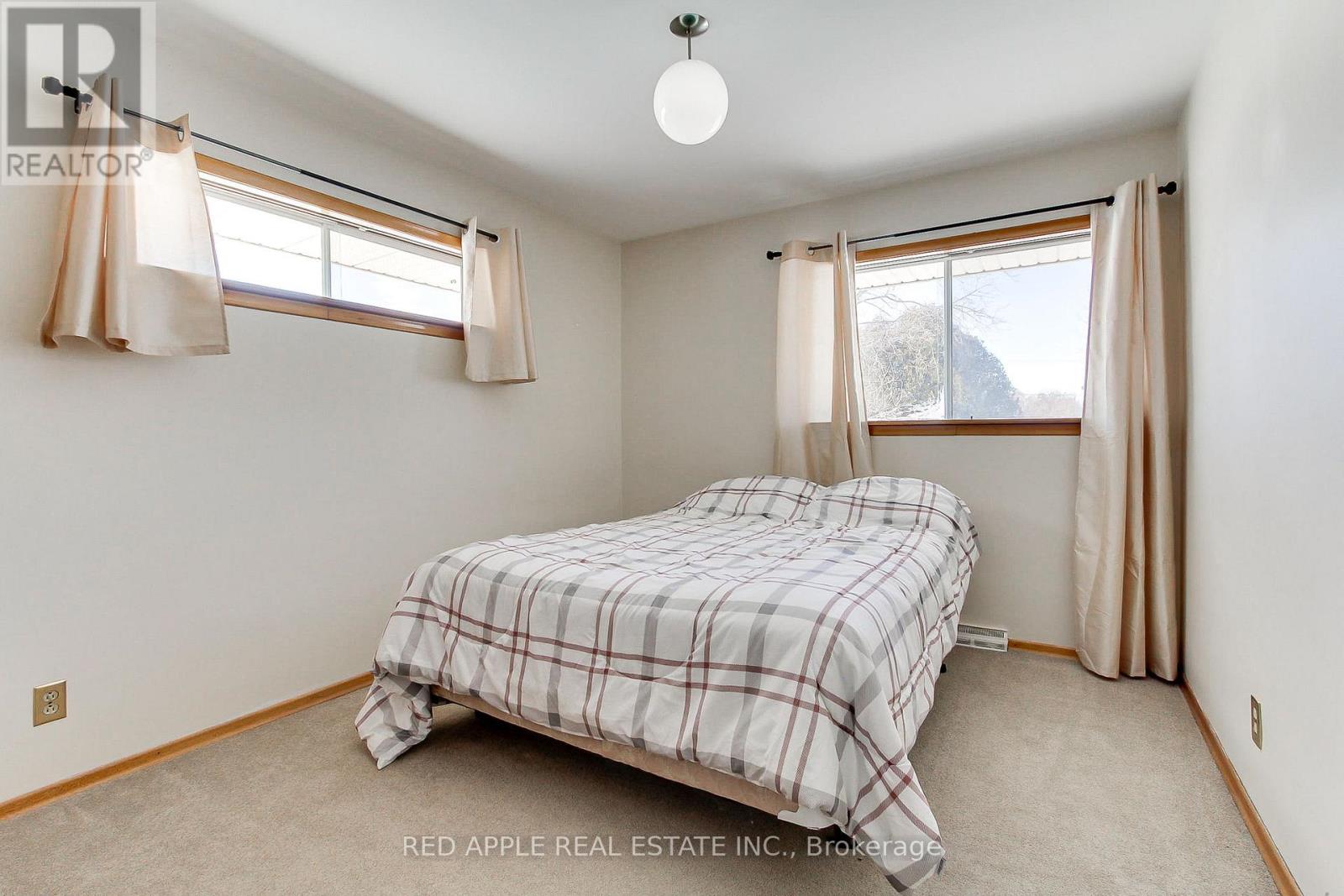 24187 Warden Avenue, Georgina, Ontario  L4P 3E9 - Photo 15 - N12805884