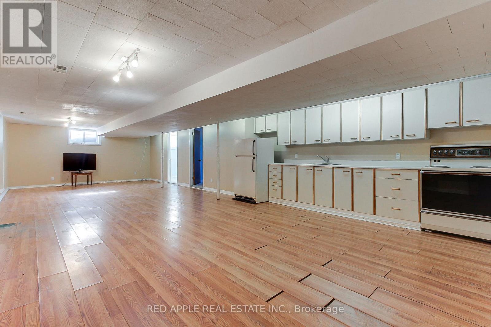 24187 Warden Avenue, Georgina, Ontario  L4P 3E9 - Photo 18 - N12805884