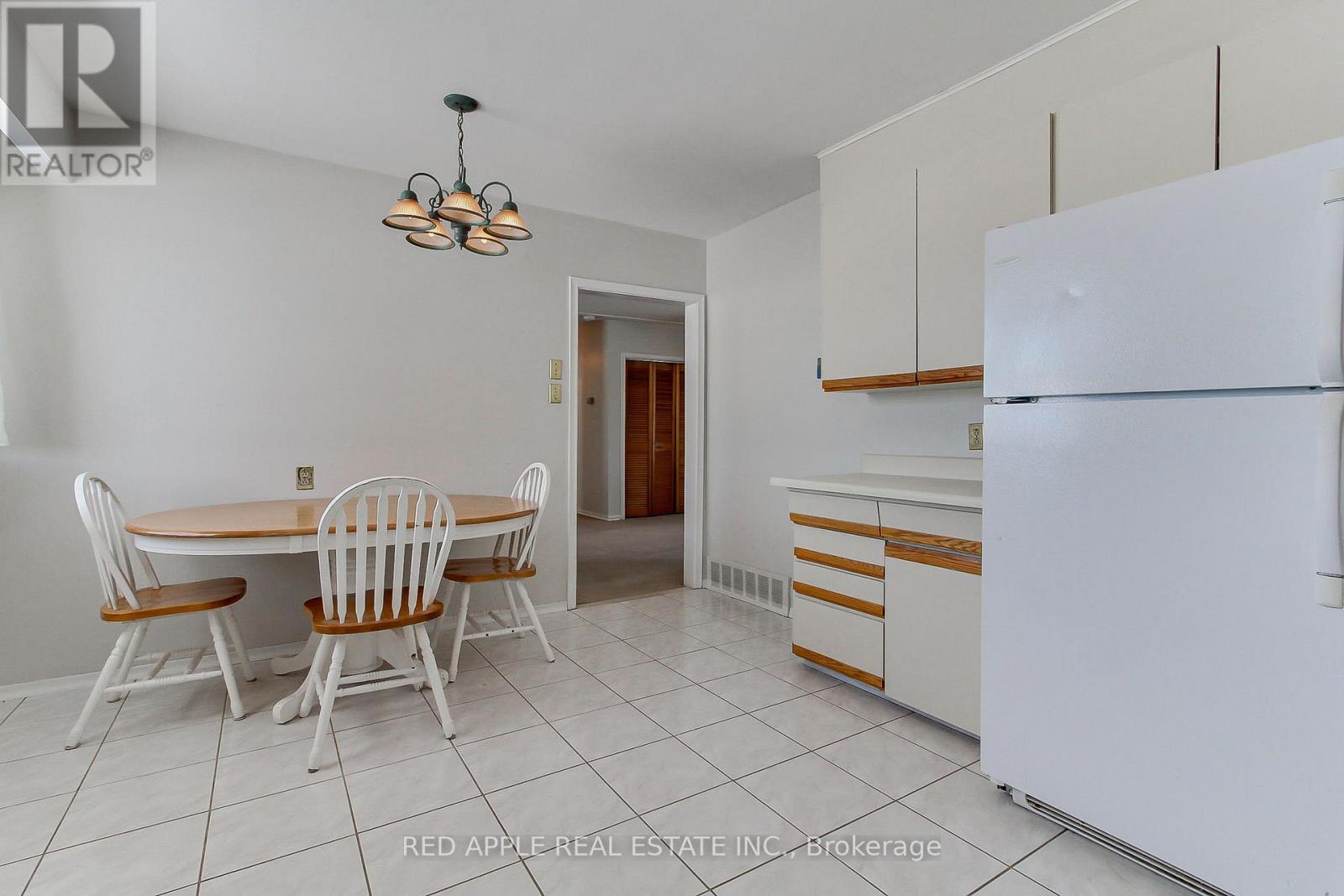 24187 Warden Avenue, Georgina, Ontario  L4P 3E9 - Photo 7 - N12805884