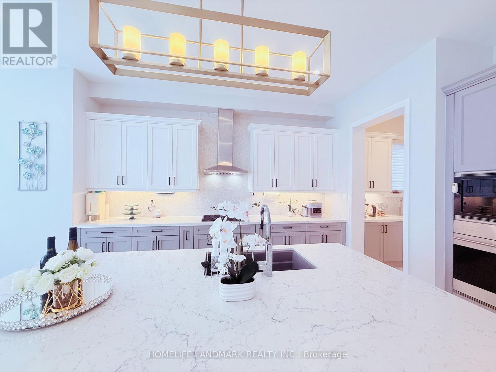 37 Wallace Merchant Court, Aurora (Aurora Highlands), Ontario  L4A 4A5 - Photo 13 - N12806018