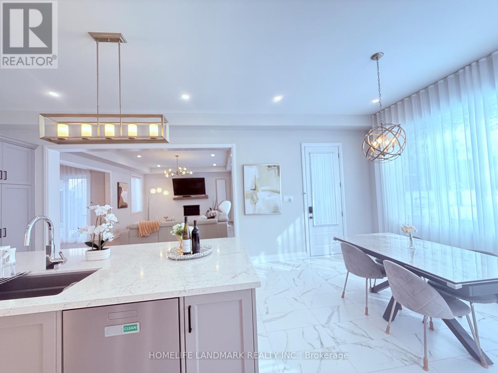 37 Wallace Merchant Court, Aurora (Aurora Highlands), Ontario  L4A 4A5 - Photo 16 - N12806018