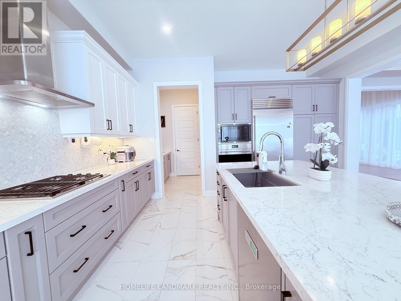 37 Wallace Merchant Court, Aurora (Aurora Highlands), Ontario  L4A 4A5 - Photo 17 - N12806018