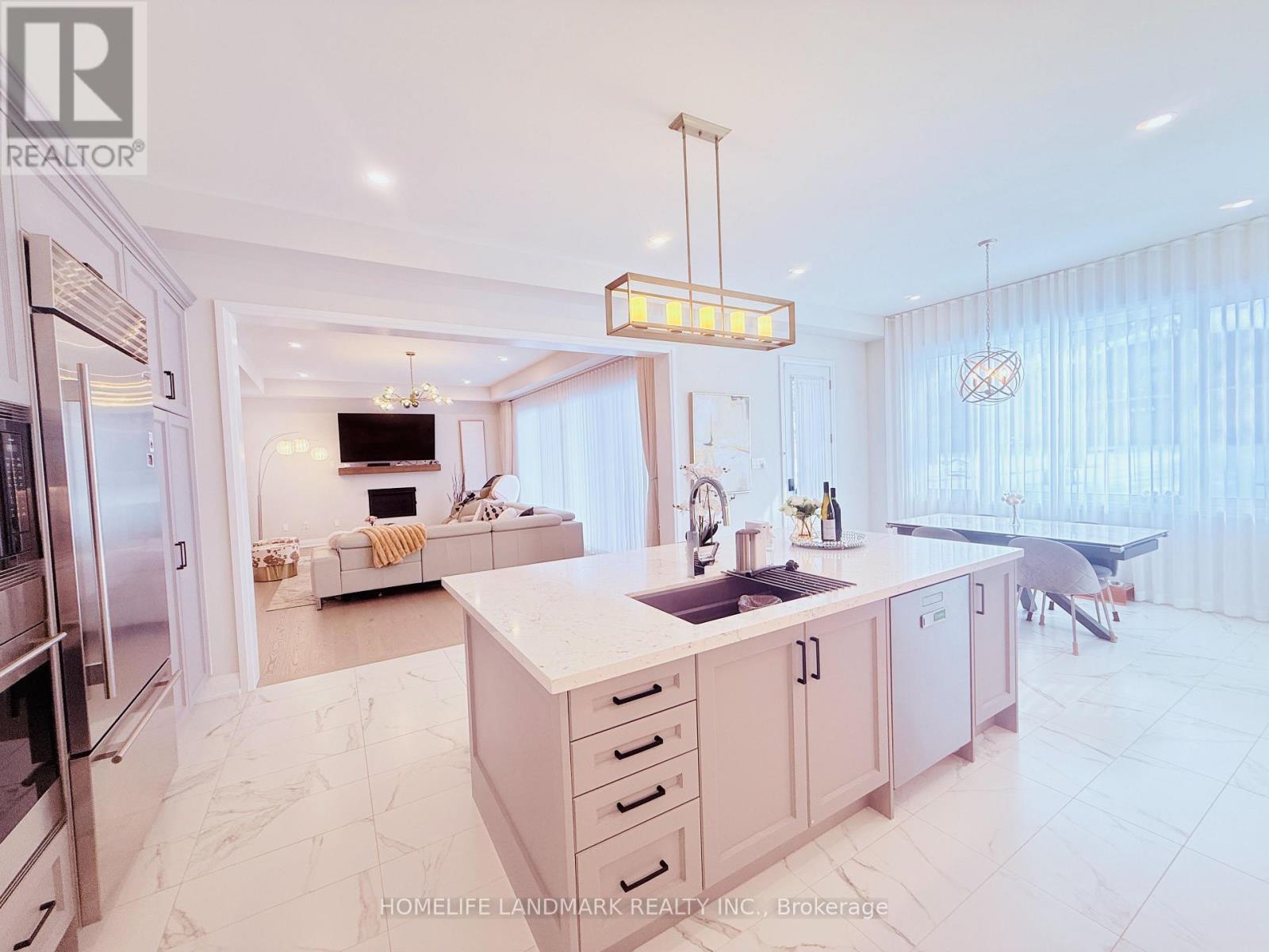 37 Wallace Merchant Court, Aurora (Aurora Highlands), Ontario  L4A 4A5 - Photo 18 - N12806018