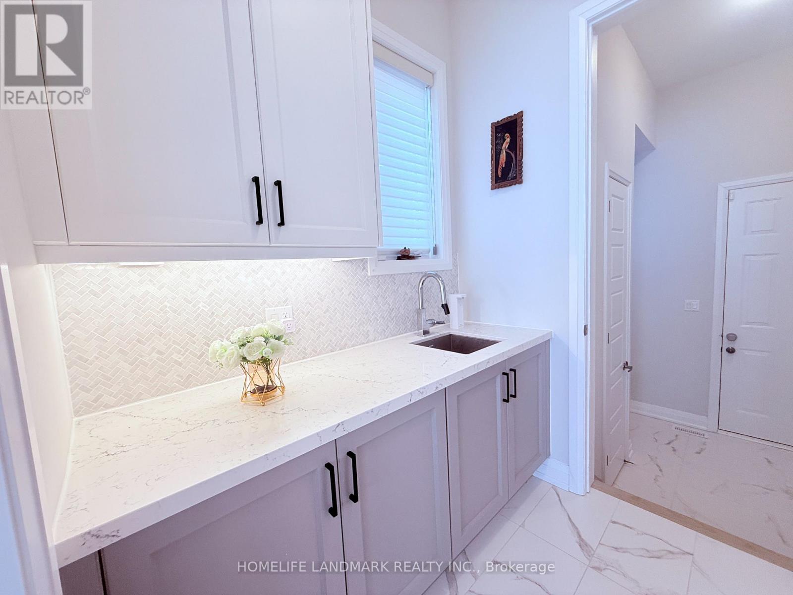 37 Wallace Merchant Court, Aurora (Aurora Highlands), Ontario  L4A 4A5 - Photo 19 - N12806018