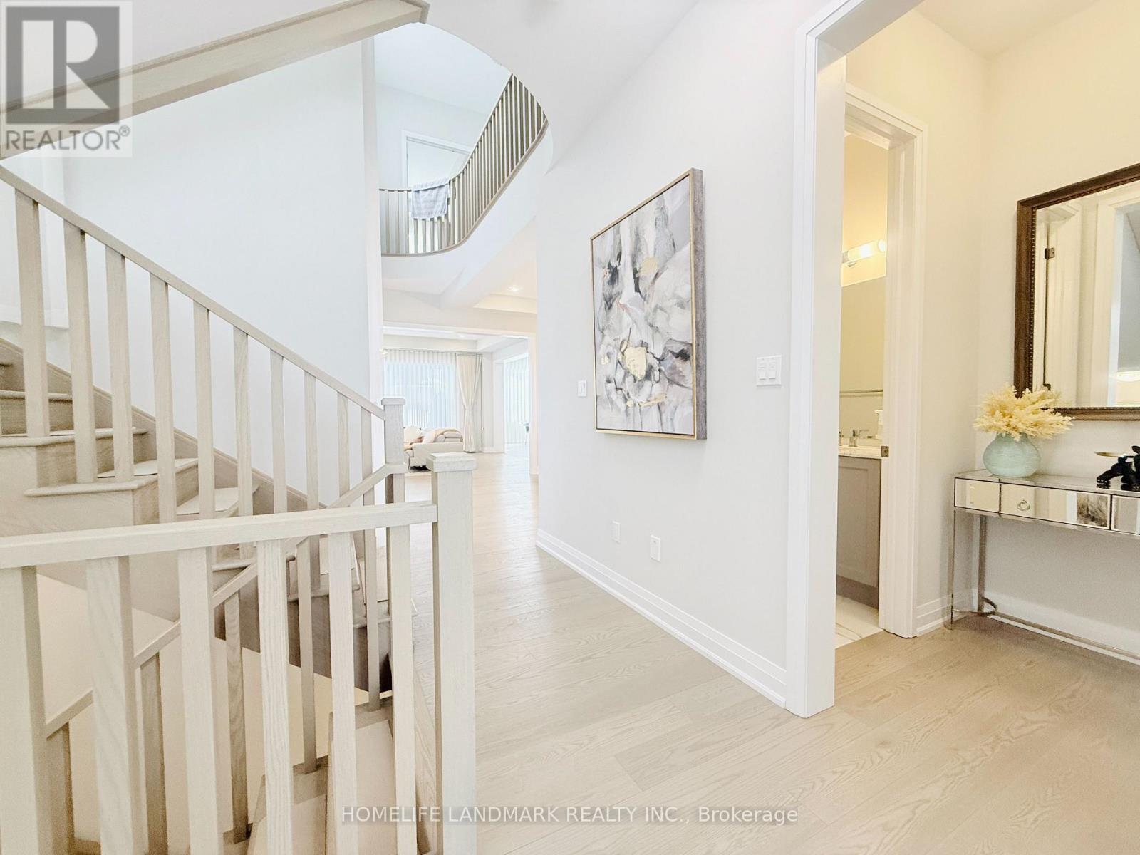 37 Wallace Merchant Court, Aurora (Aurora Highlands), Ontario  L4A 4A5 - Photo 4 - N12806018