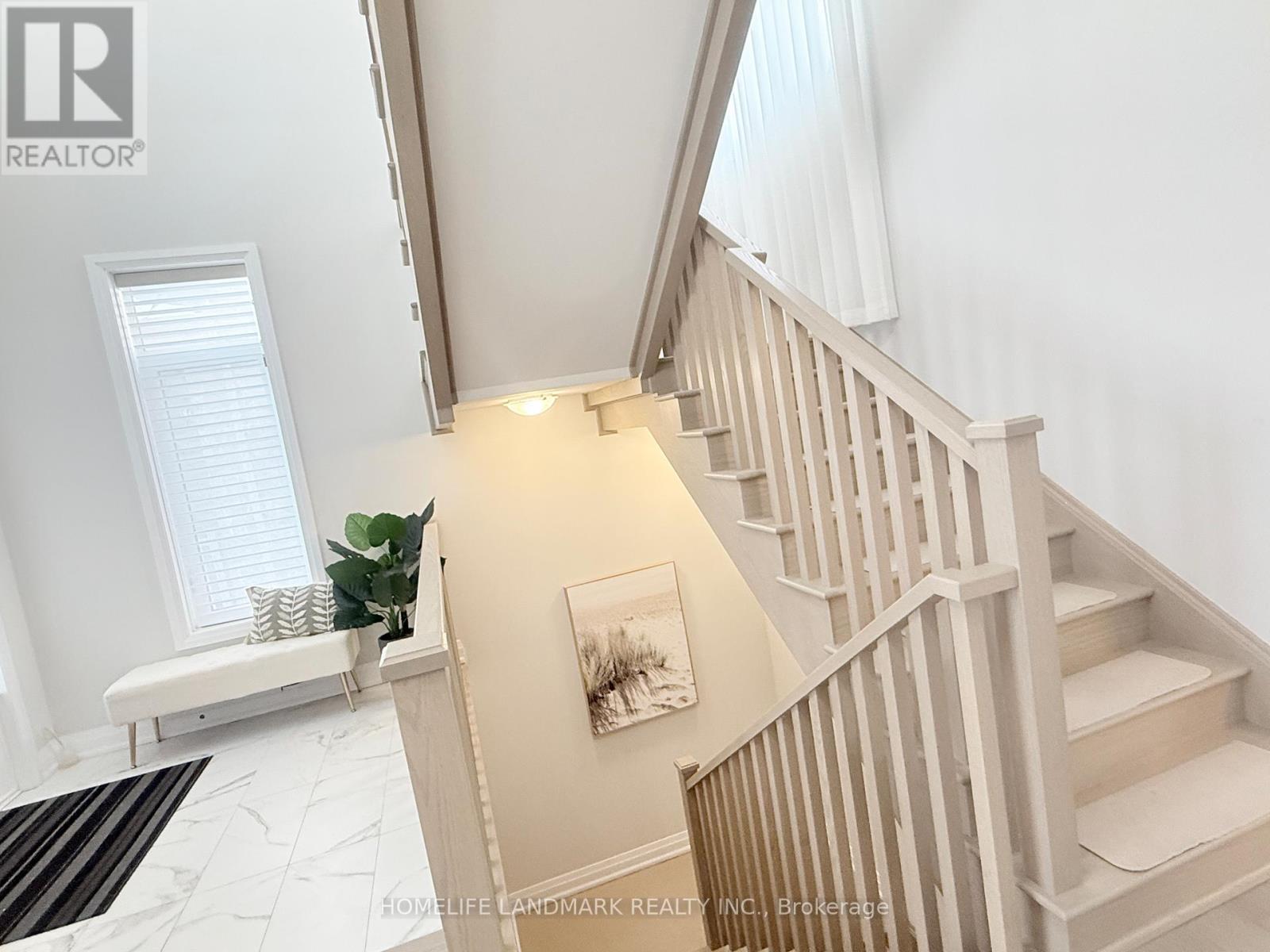 37 Wallace Merchant Court, Aurora (Aurora Highlands), Ontario  L4A 4A5 - Photo 5 - N12806018