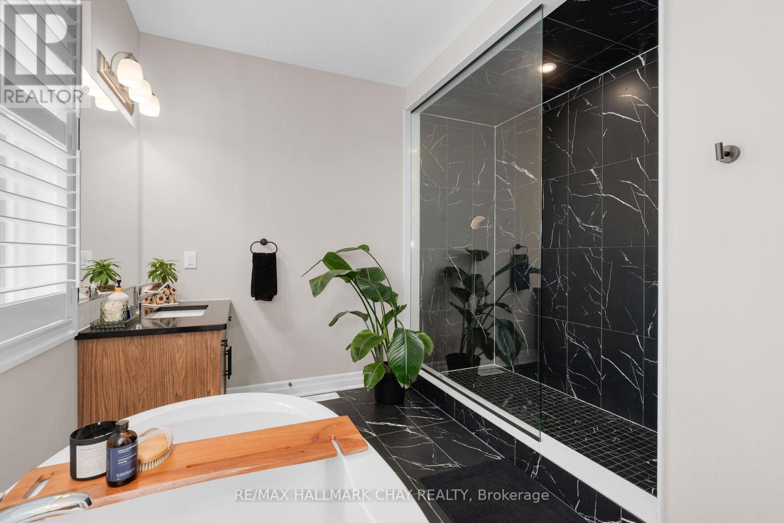 721 Mika Street, Innisfil, Ontario  L9S 0R8 - Photo 19 - N12806042