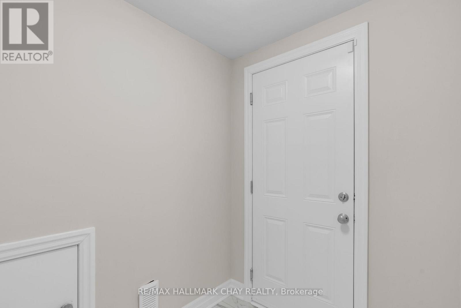 721 Mika Street, Innisfil, Ontario  L9S 0R8 - Photo 23 - N12806042