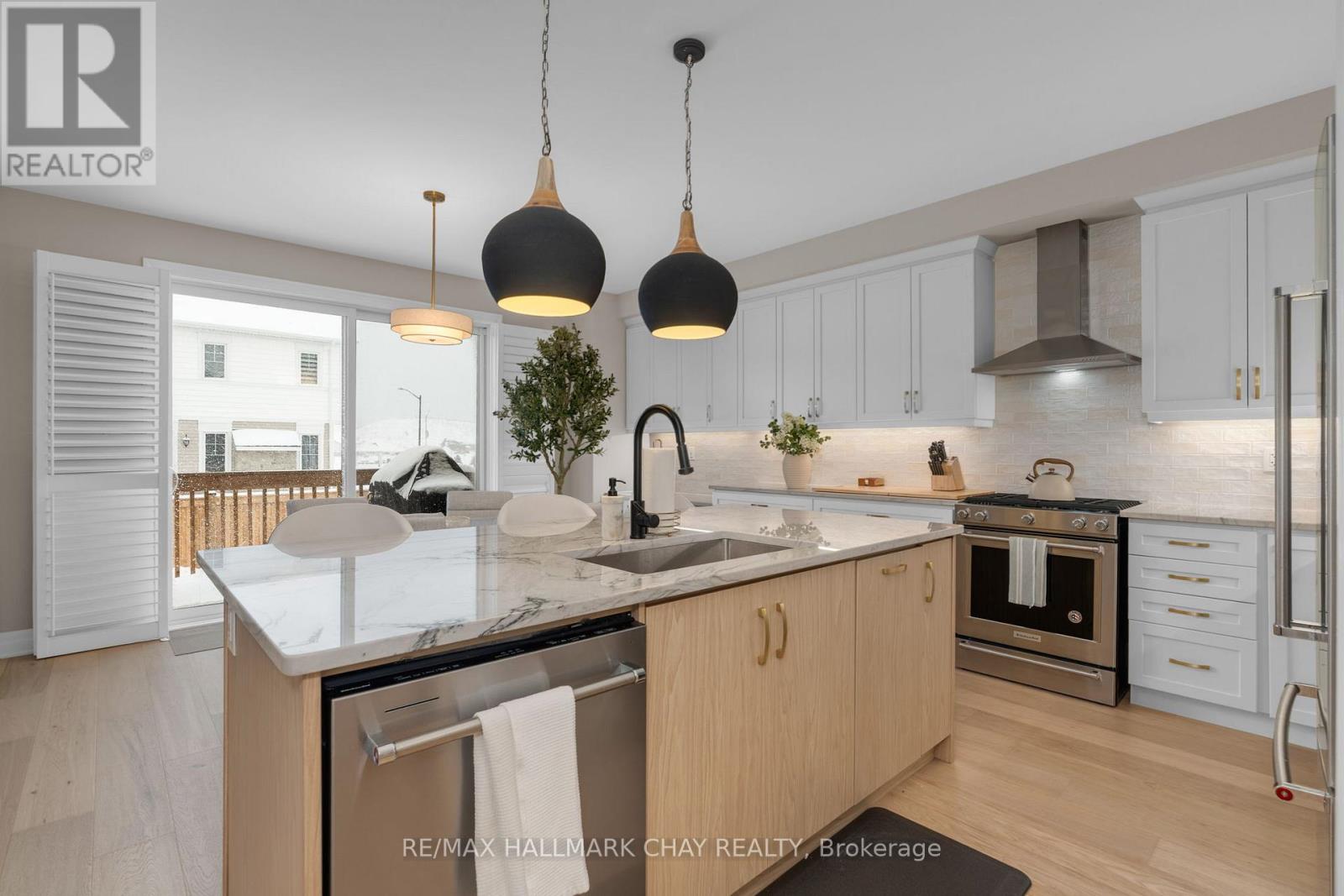 721 Mika Street, Innisfil, Ontario  L9S 0R8 - Photo 7 - N12806042