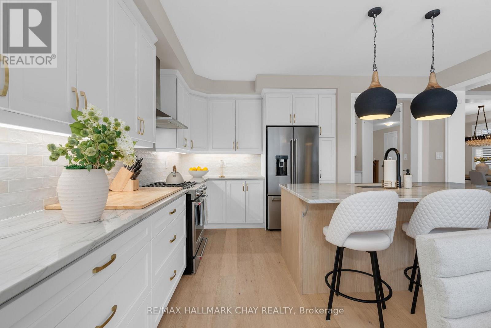 721 Mika Street, Innisfil, Ontario  L9S 0R8 - Photo 8 - N12806042