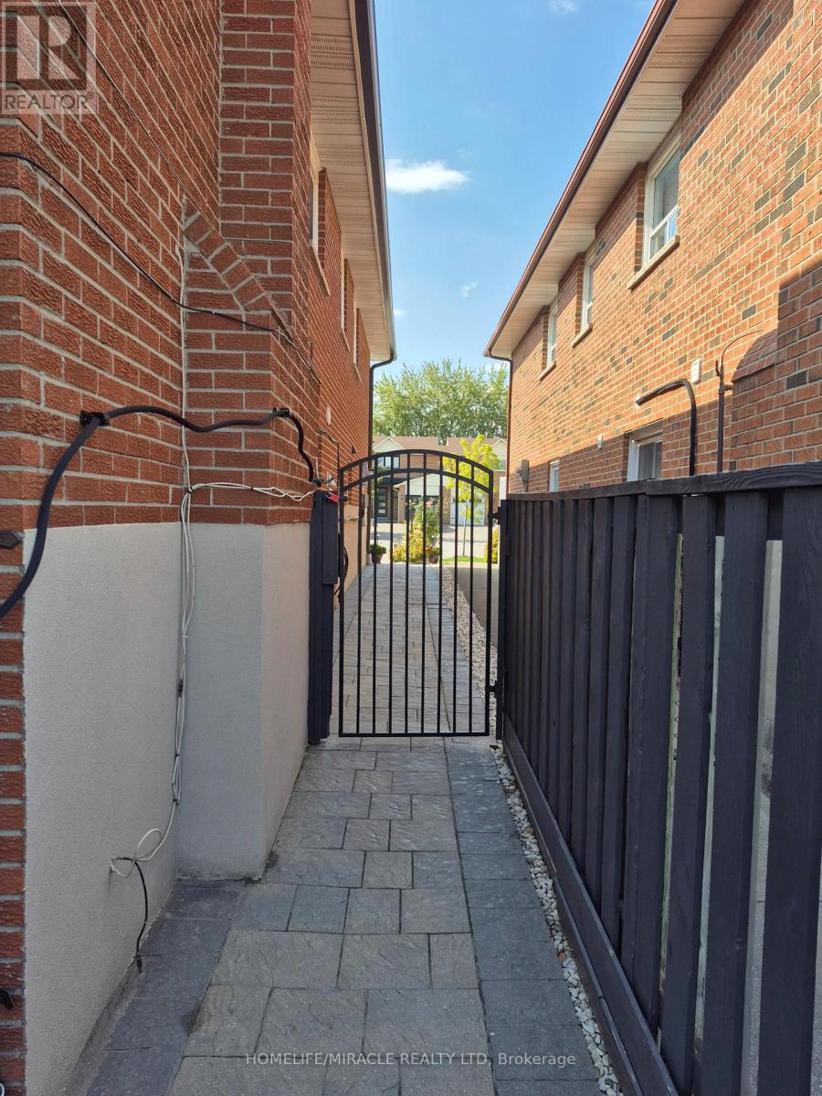 3 Agincourt Road, Vaughan, Ontario  L4L 2Z7 - Photo 49 - N12806048