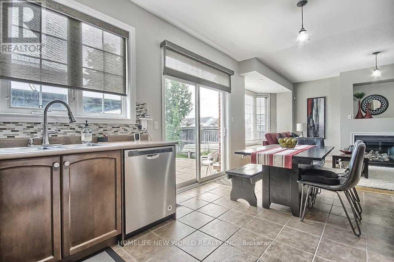 732 Millard Street, Whitchurch-Stouffville, Ontario  L4A 0B3 - Photo 6 - N12806072