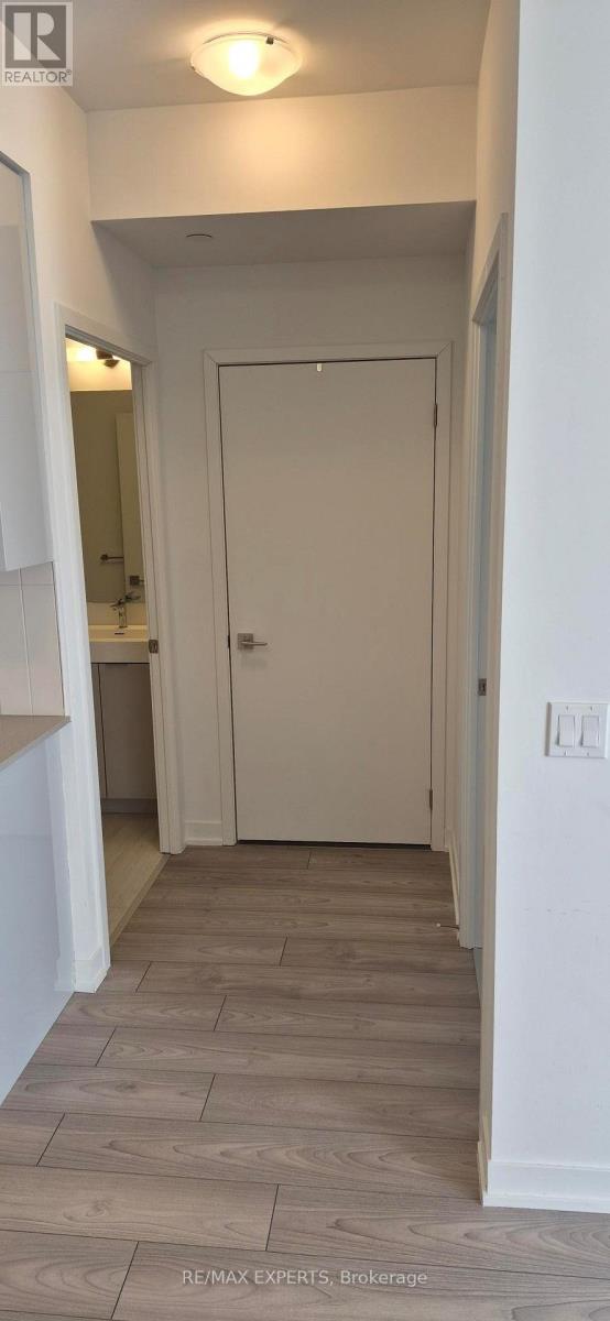 1101 - 474 Caldari Road, Vaughan (Concord), Ontario  L4K 0R5 - Photo 8 - N12806102