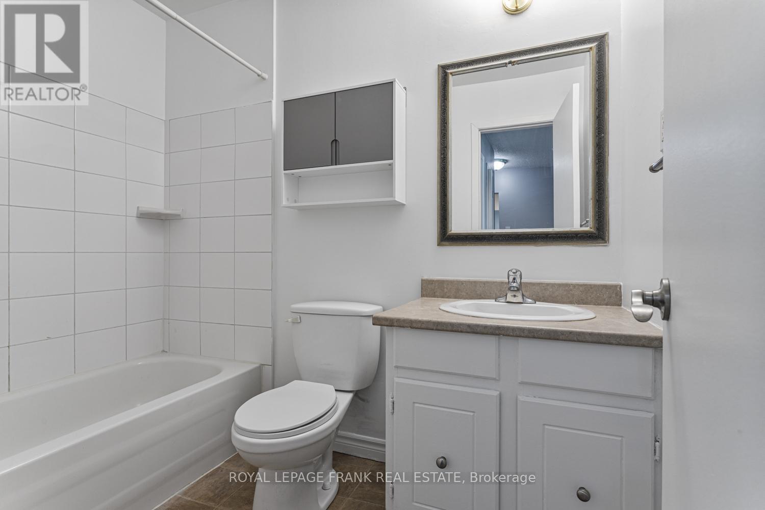 305 - 25 College Street E, Belleville, Ontario  K8P 2E3 - Photo 13 - X12720234