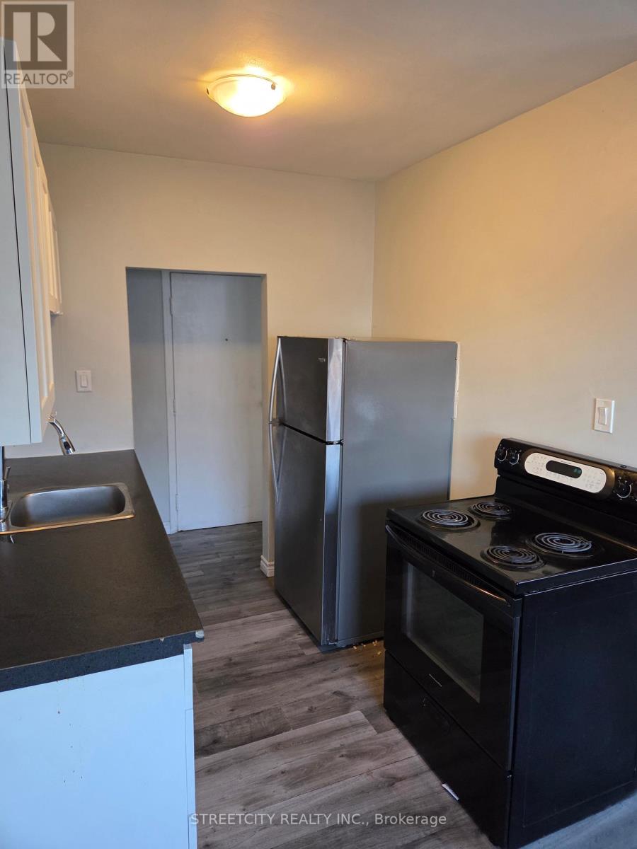 34 - 220 Ashland Avenue, London East (East M), Ontario  N5W 4E4 - Photo 10 - X12777306