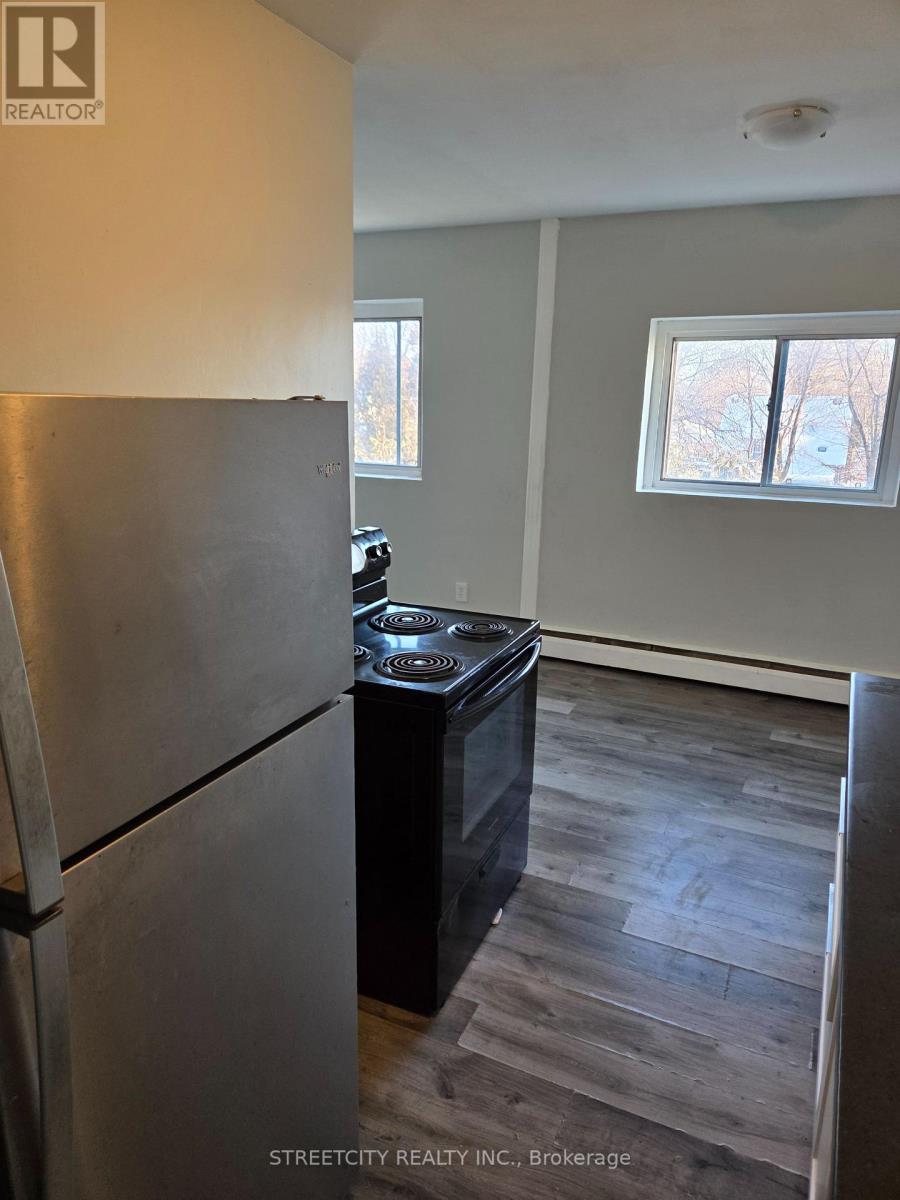 34 - 220 Ashland Avenue, London East (East M), Ontario  N5W 4E4 - Photo 7 - X12777306