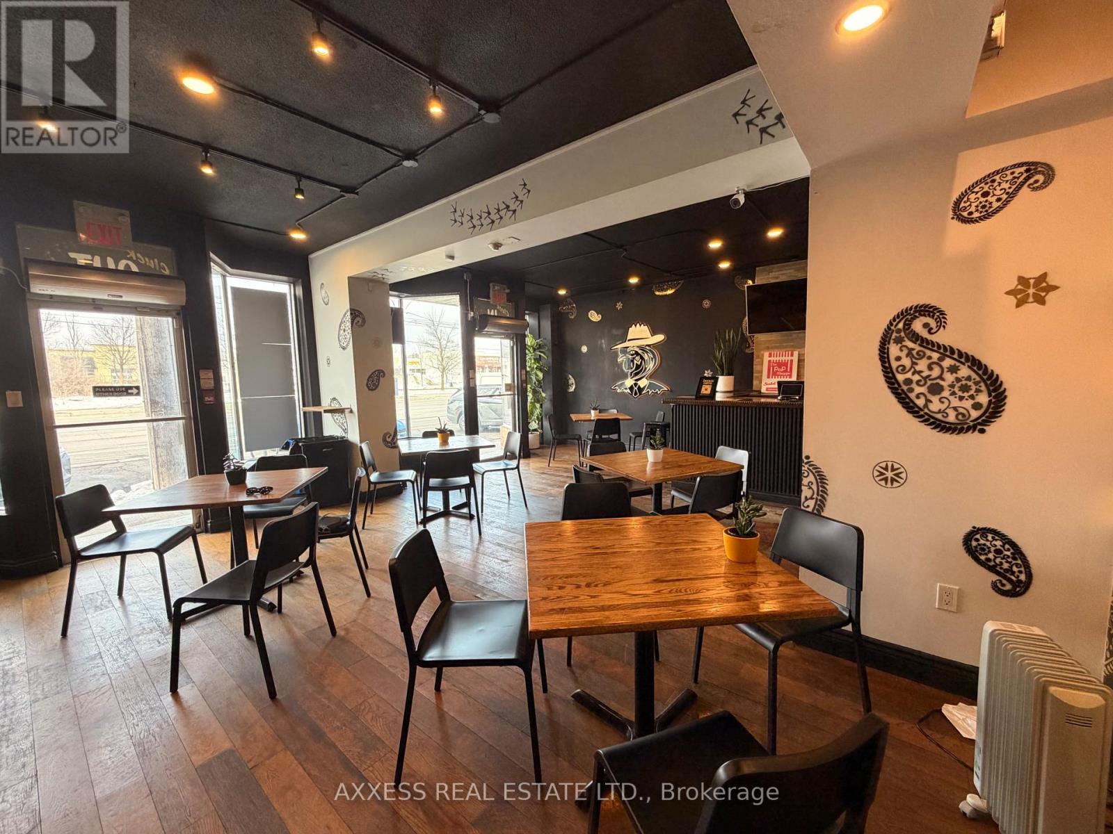 3747 Lake Shore Boulevard W, Toronto (Long Branch), Ontario  M8W 1P9 - Photo 4 - W12805906