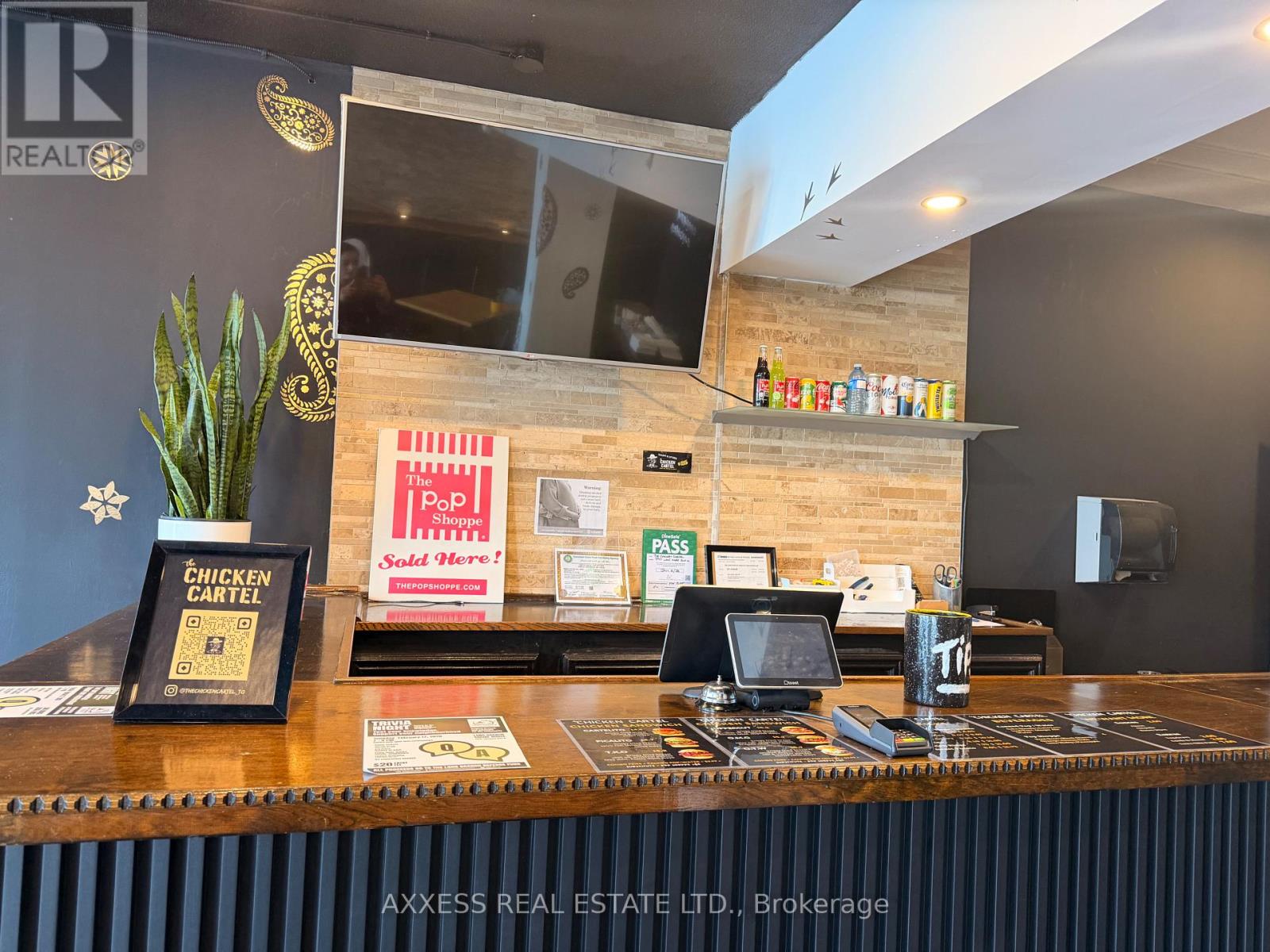 3747 Lake Shore Boulevard W, Toronto (Long Branch), Ontario  M8W 1P9 - Photo 5 - W12805906