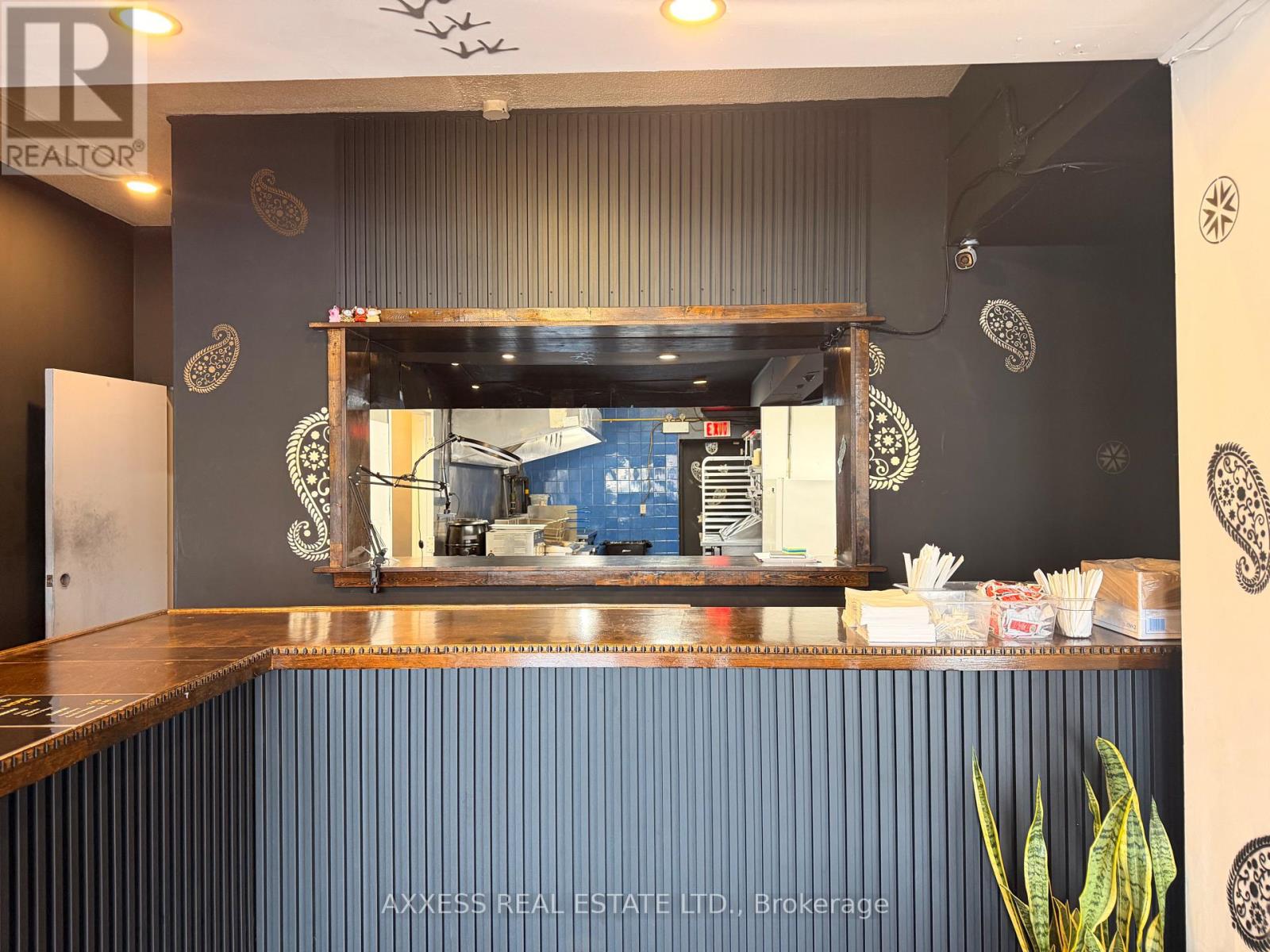 3747 Lake Shore Boulevard W, Toronto (Long Branch), Ontario  M8W 1P9 - Photo 6 - W12805906