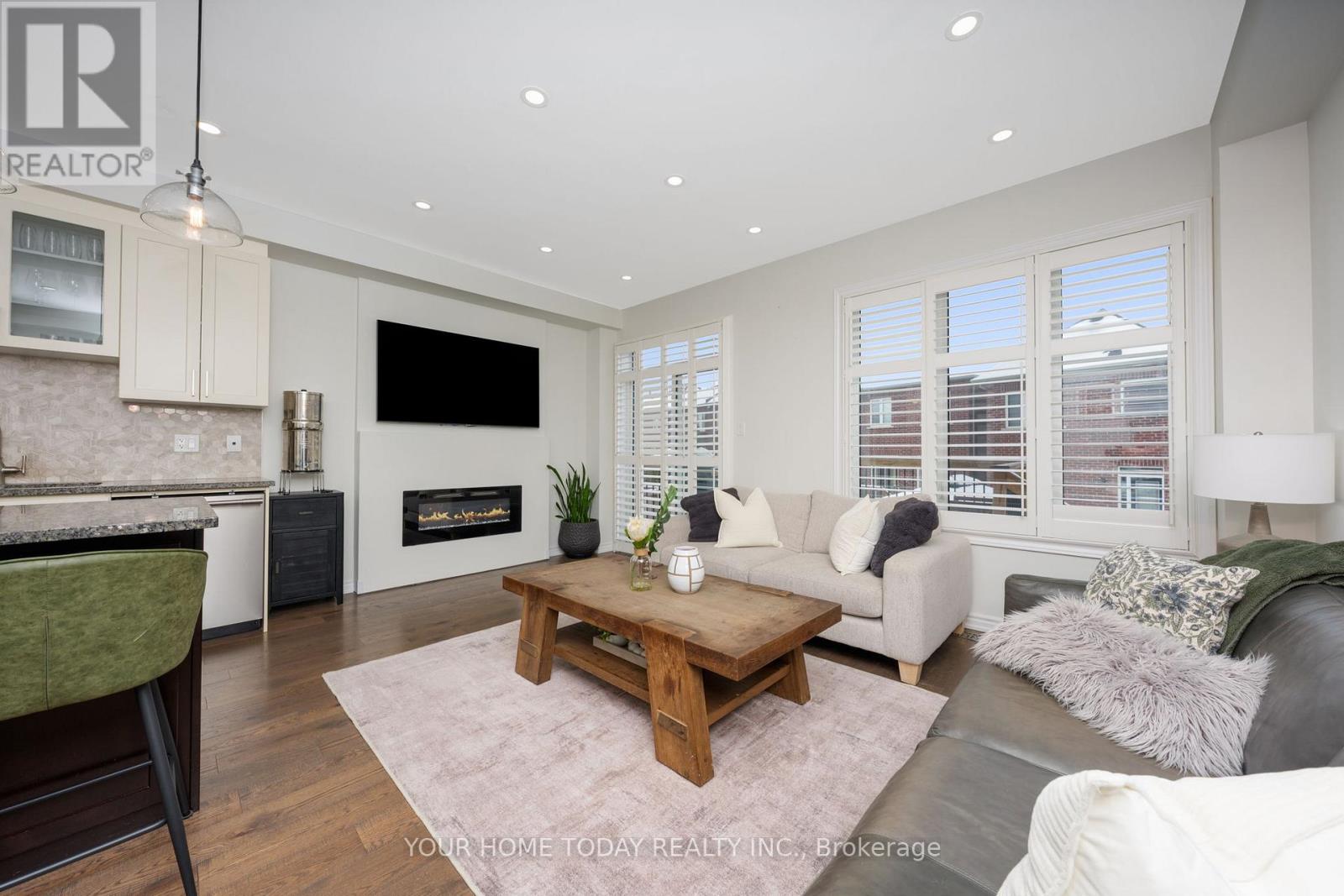 37 Ridgegate Crescent, Halton Hills (Georgetown), Ontario  L7G 0L6 - Photo 10 - W12805918