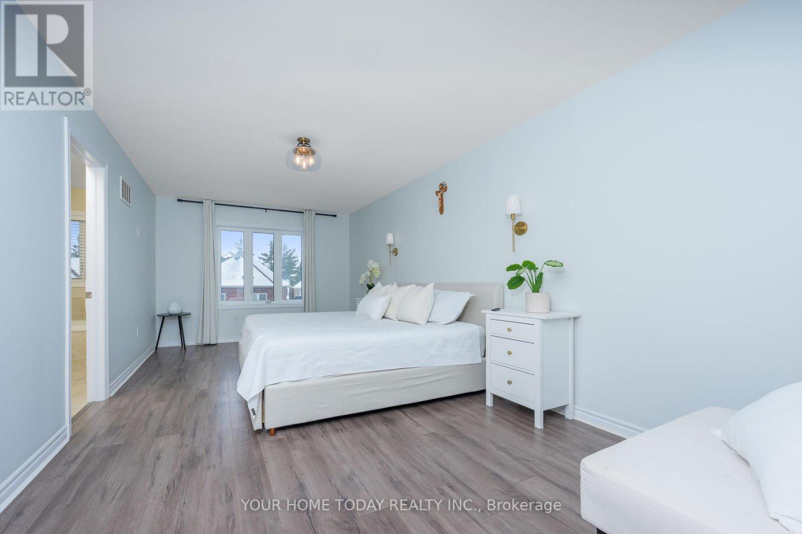 37 Ridgegate Crescent, Halton Hills (Georgetown), Ontario  L7G 0L6 - Photo 16 - W12805918