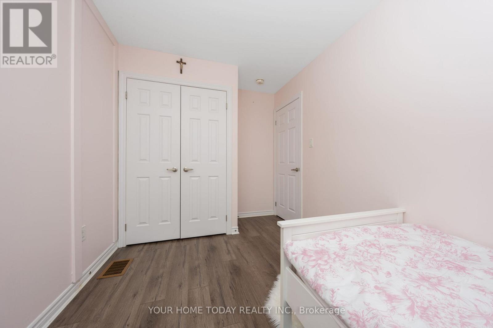 37 Ridgegate Crescent, Halton Hills (Georgetown), Ontario  L7G 0L6 - Photo 24 - W12805918