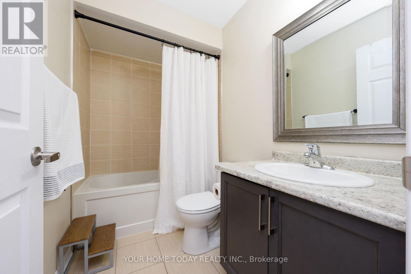 37 Ridgegate Crescent, Halton Hills (Georgetown), Ontario  L7G 0L6 - Photo 25 - W12805918