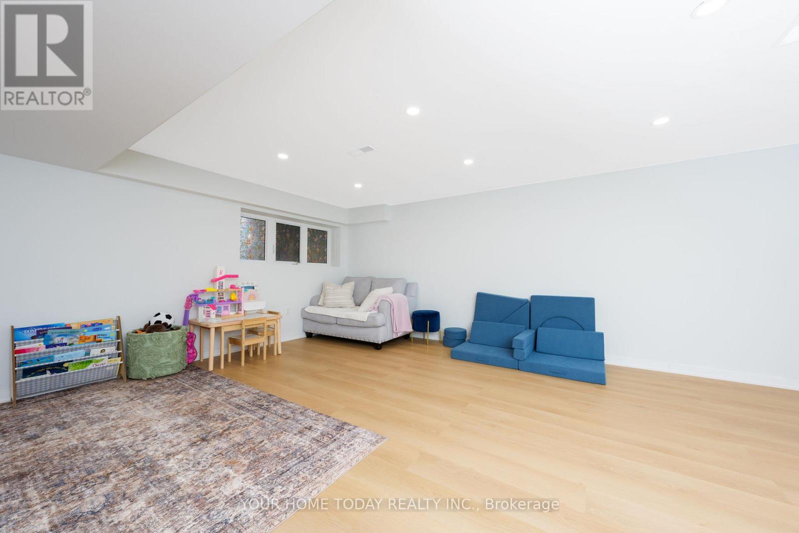 37 Ridgegate Crescent, Halton Hills (Georgetown), Ontario  L7G 0L6 - Photo 29 - W12805918