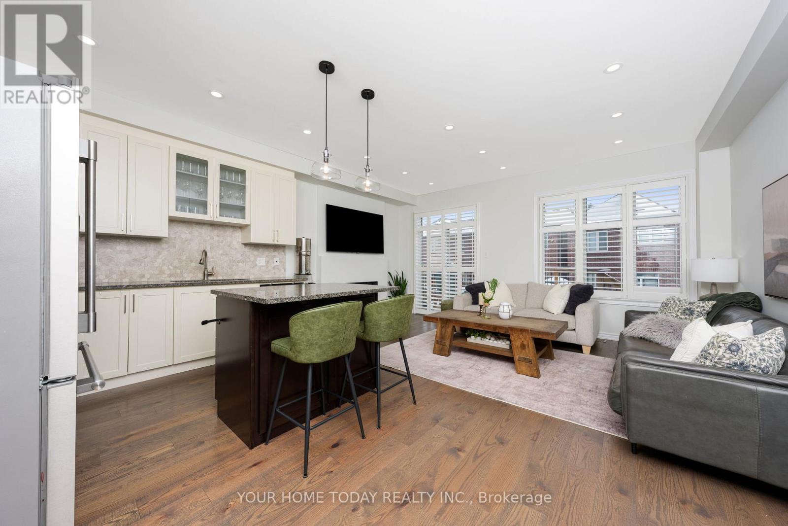 37 Ridgegate Crescent, Halton Hills (Georgetown), Ontario  L7G 0L6 - Photo 5 - W12805918