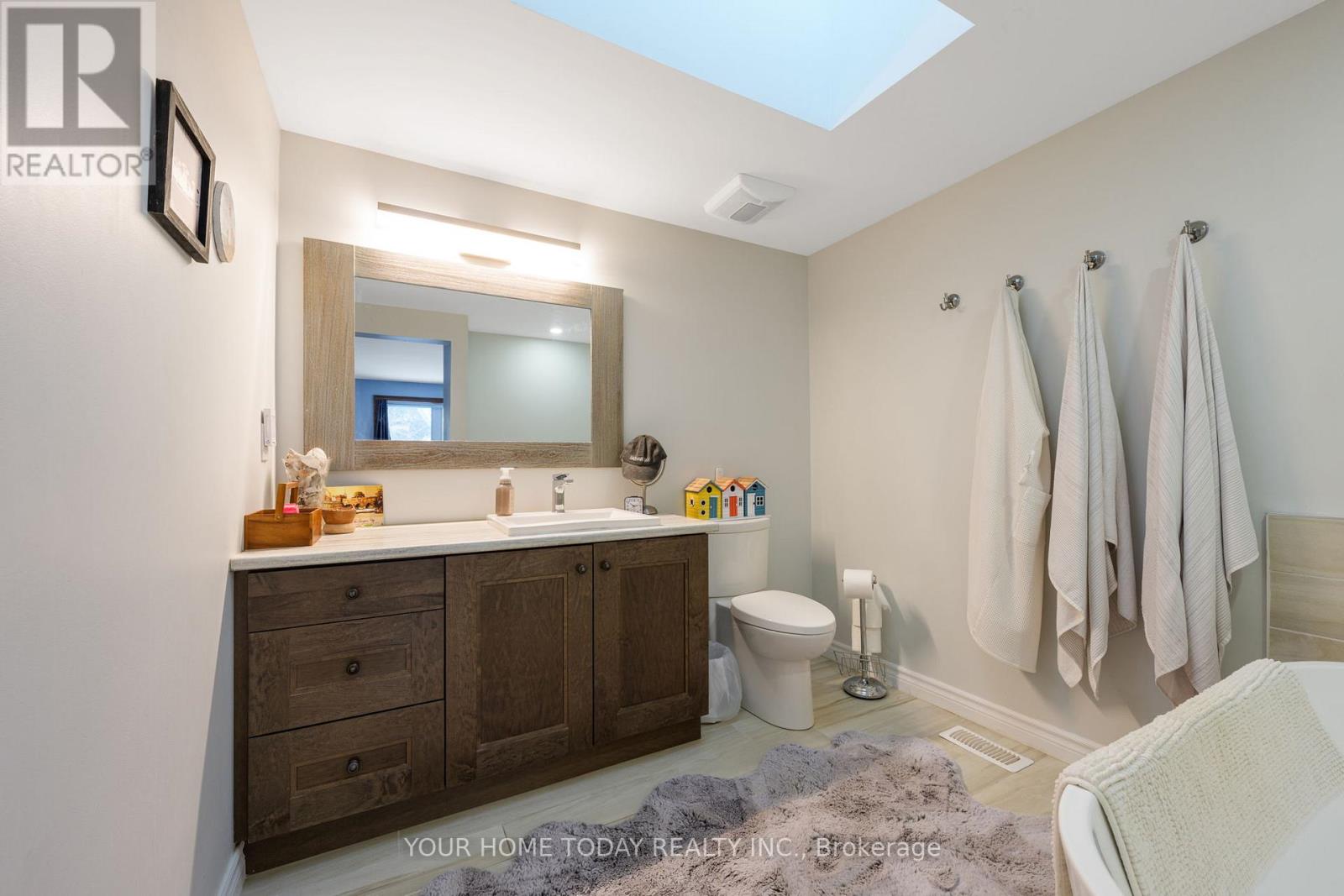 20 Elgin Street, Halton Hills (Georgetown), Ontario  L7G 3M3 - Photo 24 - W12805924