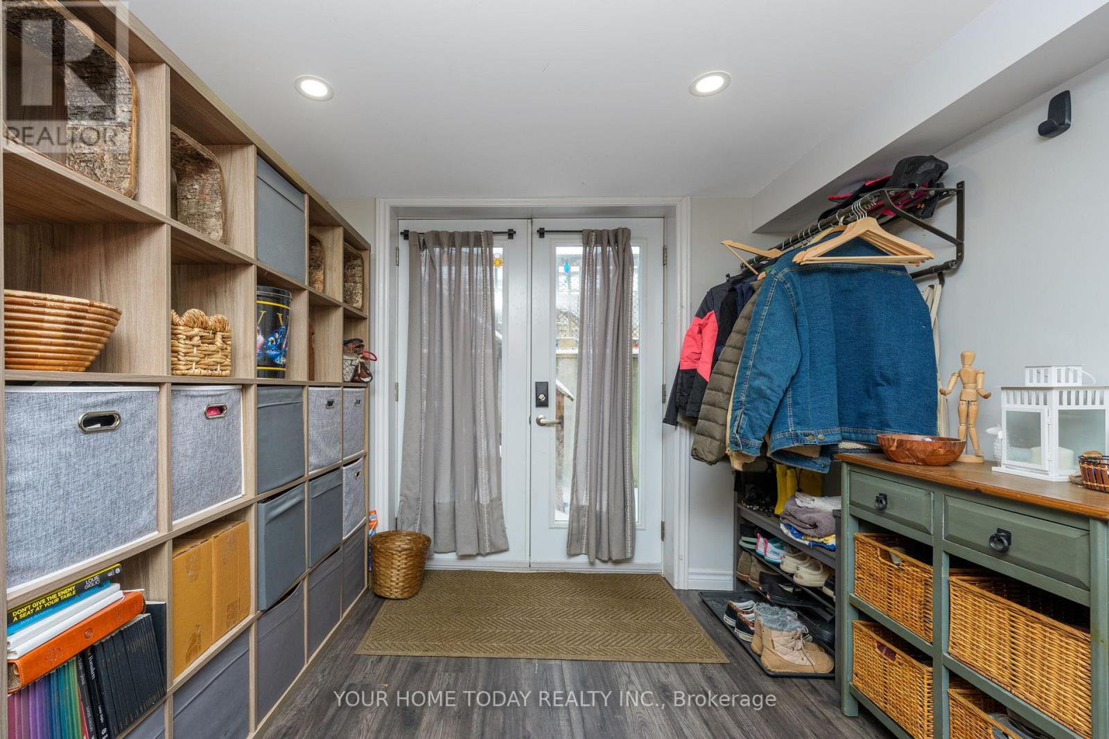 20 Elgin Street, Halton Hills (Georgetown), Ontario  L7G 3M3 - Photo 33 - W12805924